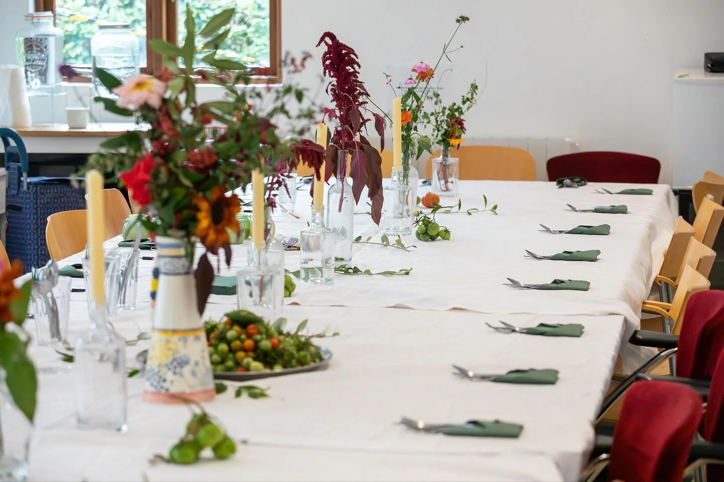 Last week for the Jewish harvest festival Sukkot, Calthorpe hosted an educational interfaith communal meal and the building of a Sukkah in partnership with @wemakecamden and @dialoguesociety 
Various faith members and non faith members shared dialog