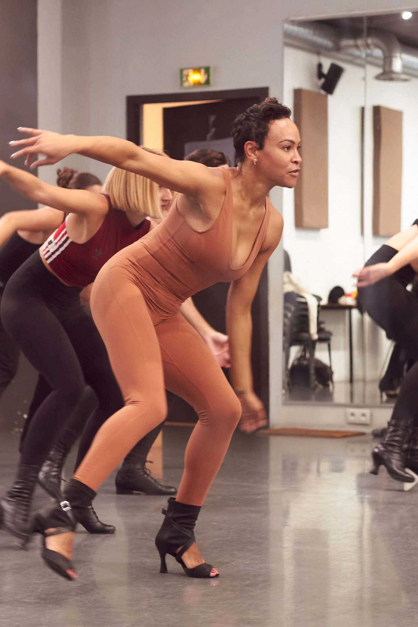 2025-10-03_ONOFFDanceMasterclass-CarlyHughes_IMG_5170 1.jpg
