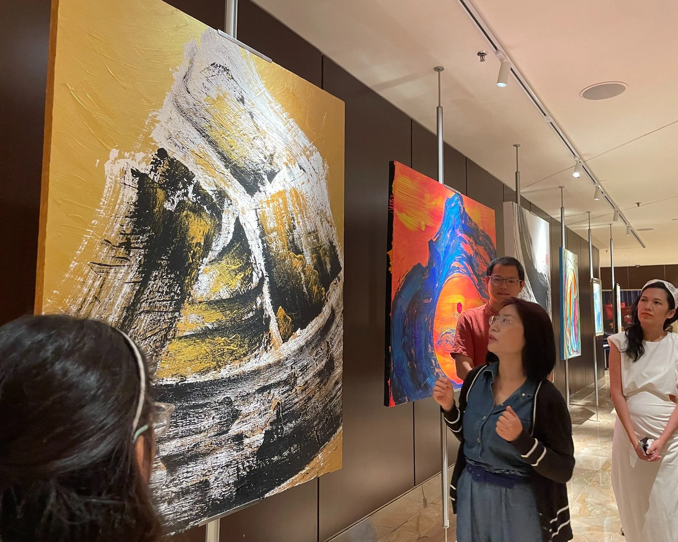     Artist Spotlight: Wendy Tsang    
  Understand what goes behind Wendy’s mind when she creates her bold and colourful art.  