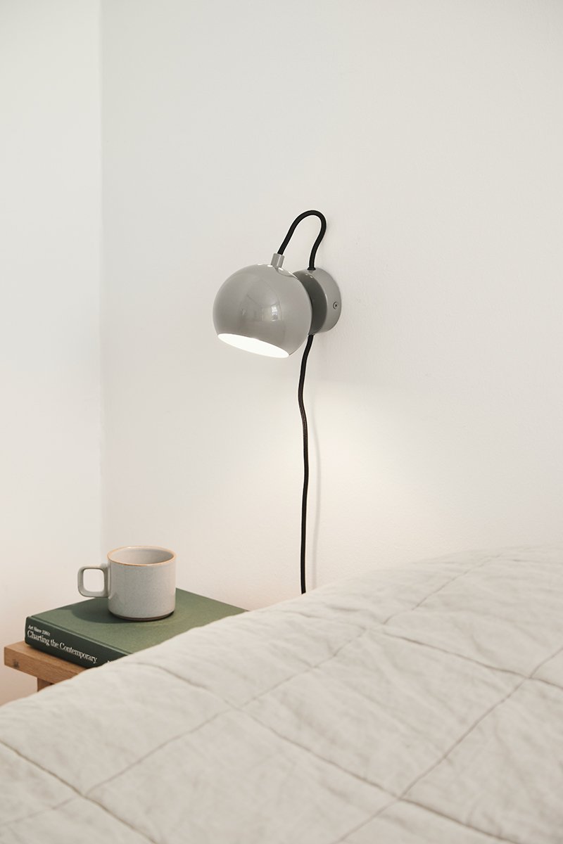 ruw microfoon Vulkanisch Ball wall lamp from Frandsen — Frandsen