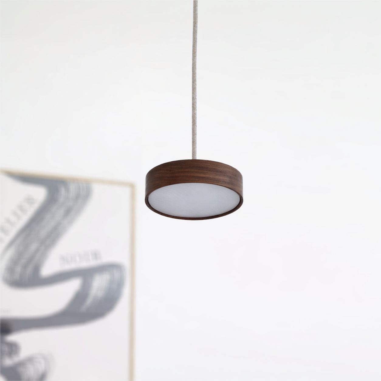 Pendelleuchte Lilu xS The Walnut aus massivemNussholz