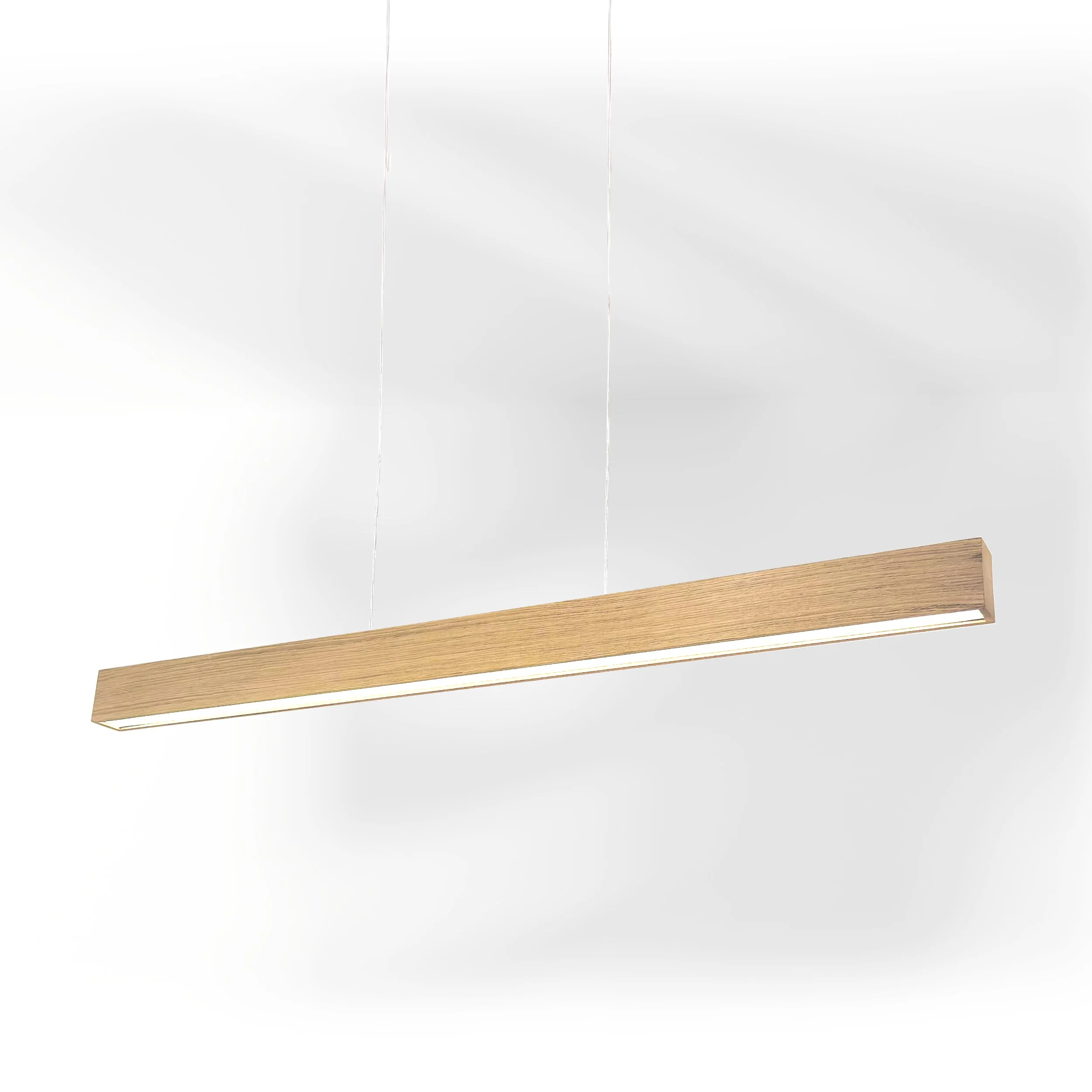 Pendelleuchte aus echtem Holz für den Esstisch. Reduziertes, modernes Design und Ausführung. Berührungslos dimmbar mit Gestensteuerung. Made in Austria.  In verschiedenen Ausführungen!