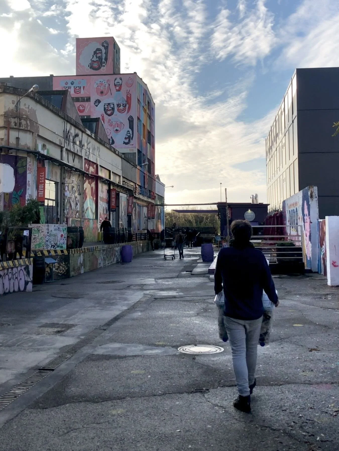 🎄 Fires acabades! 

Gr&agrave;cies a @ajrellinars i a la @naubostik per aquest cap de setmana ✨

Pels que no hagueu pogut venir, aquests dies anirem deixant a destacats les l&agrave;mpades i anells que encara estan disponibles 🎁

Per comandes o dub