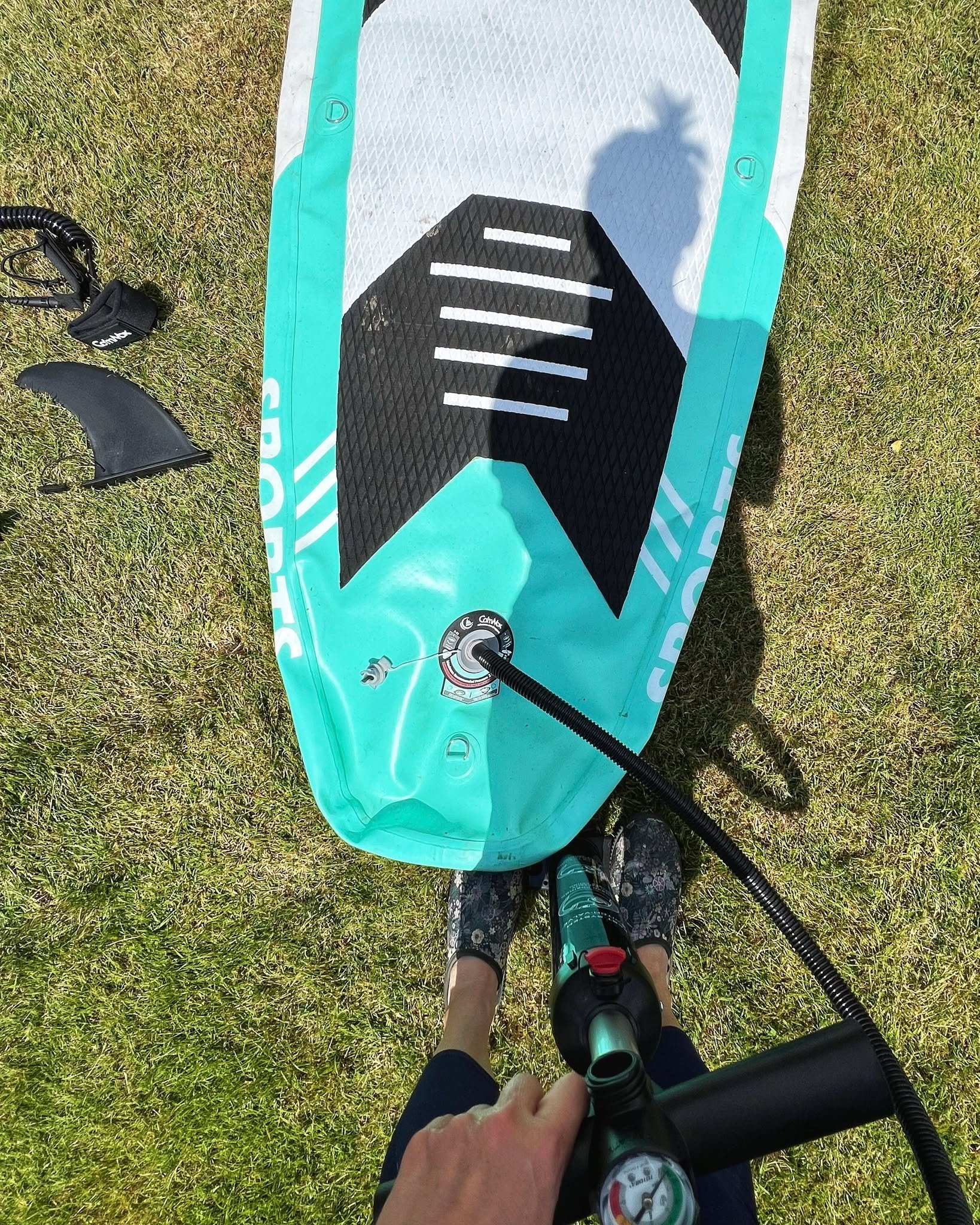 100km Awe-Venture Challenge 🧭 &mdash; and a freshly christened SUP 🏄🏻&zwj;♀️
Finding awe and total relaxation on a sunny Sunday, exploring the nooks and crannies of a (not-so) quiet Spider Lake.
📸 5 Frames of Awe from the day:
1️⃣ Getting ready -