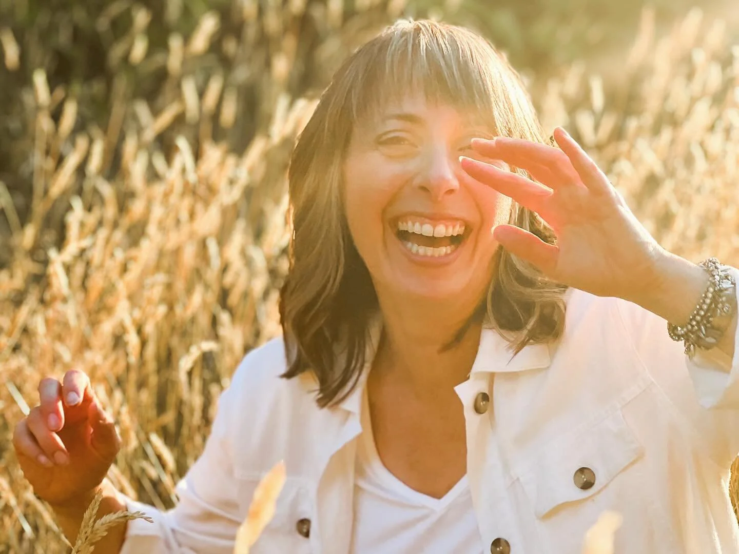 Ever gotten lost and somehow ended up exactly where you needed to be?
Yeah, me too&hellip; often!

I&rsquo;m Tracy, the travel bug behind Travel Bug Tonic.
This photo? Taken mid-laugh, mid-sunbeam, mid-wonder - which pretty much sums me up.

I&rsquo;