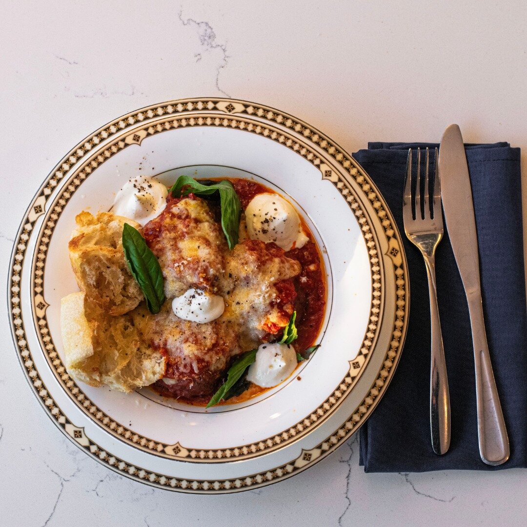 Meticulously crafted housemade meatballs, in rich San Marzano tomato sauce, with velvety whipped ricotta, fresh basil, and  a side of warm ciabatta bread. Each bite is a journey through layers of flavor and texture. 

 #GourmetEats #HomemadeGoodness 
