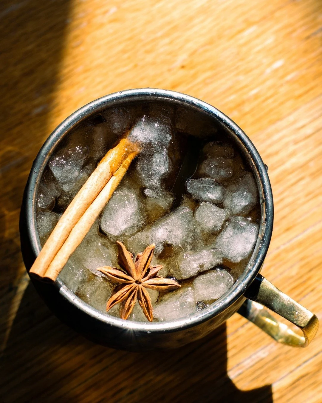 Sweater weather tastes even better in a glass

#ComusInn #SeasonalSips #FallFlavors #MarylandDrinks