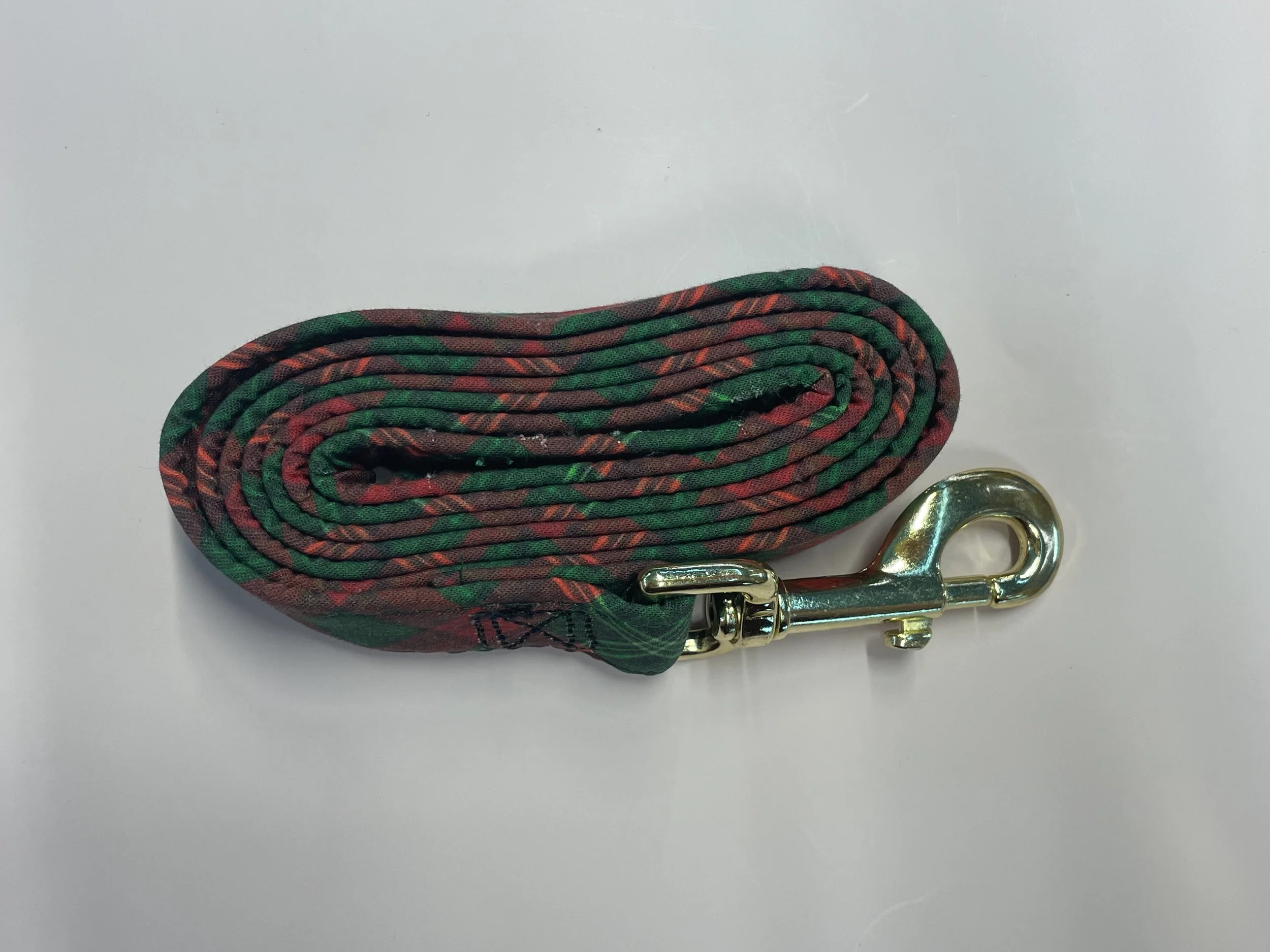 Christmas plaid leash.jpeg
