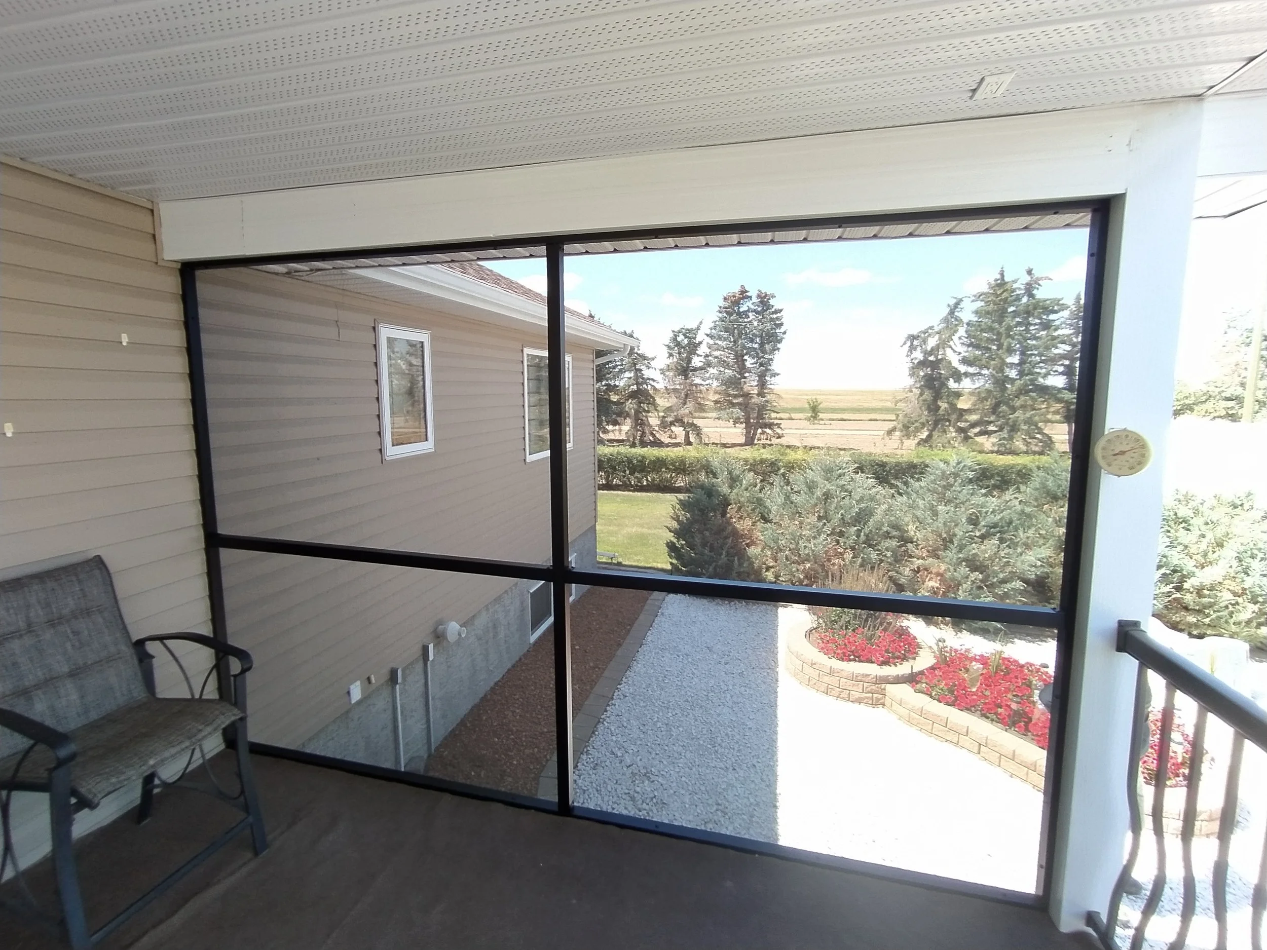 BLACK FRAME AND SCREEN 2.jpg