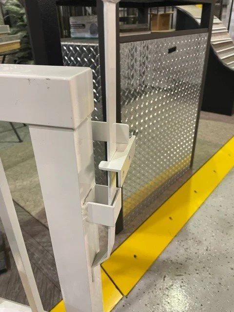 SPRING LOCK LATCH 3.jpg