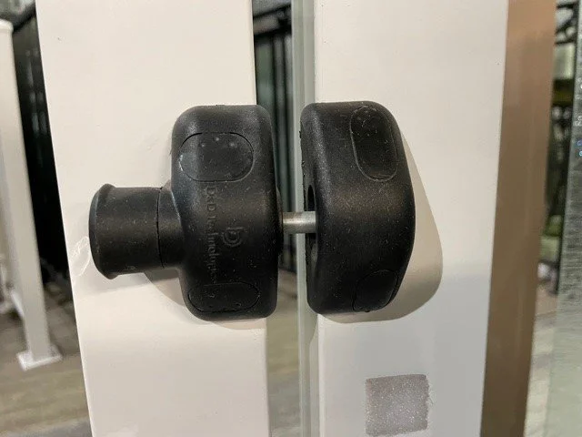 MAGNETIC LOCKING LATCH.jpg