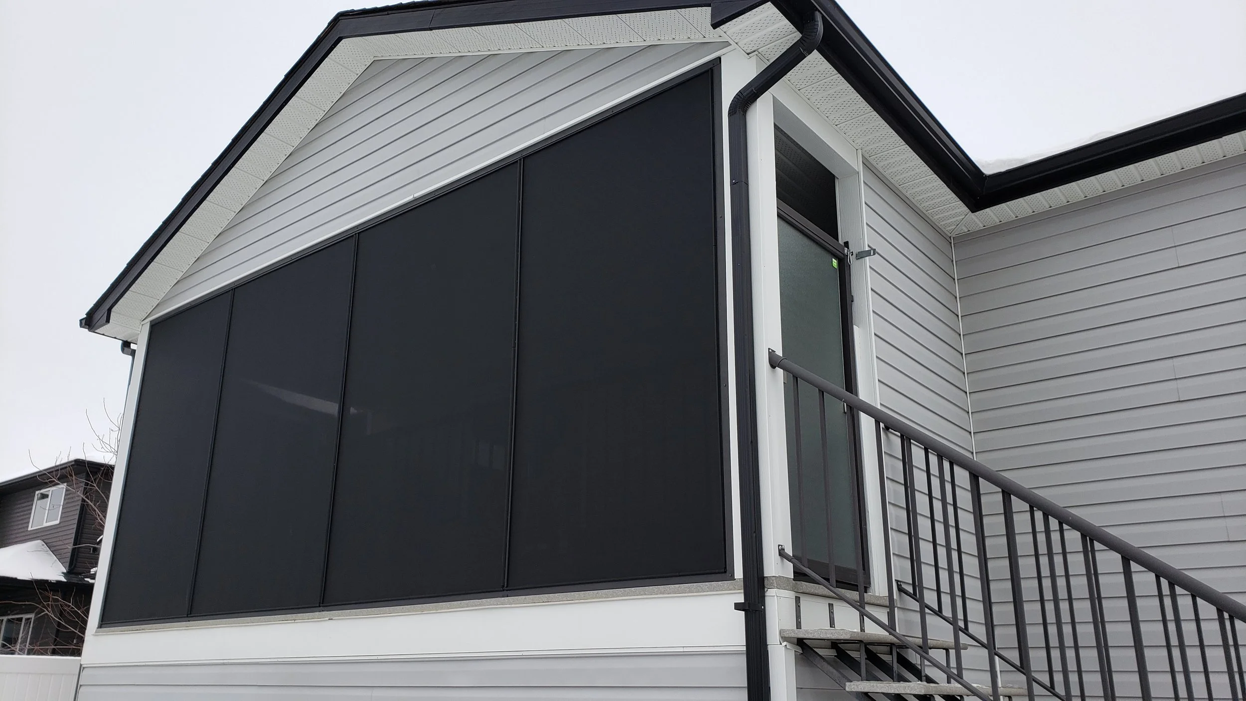 DARK PRIVACY SCREEN & FRAME.jpg