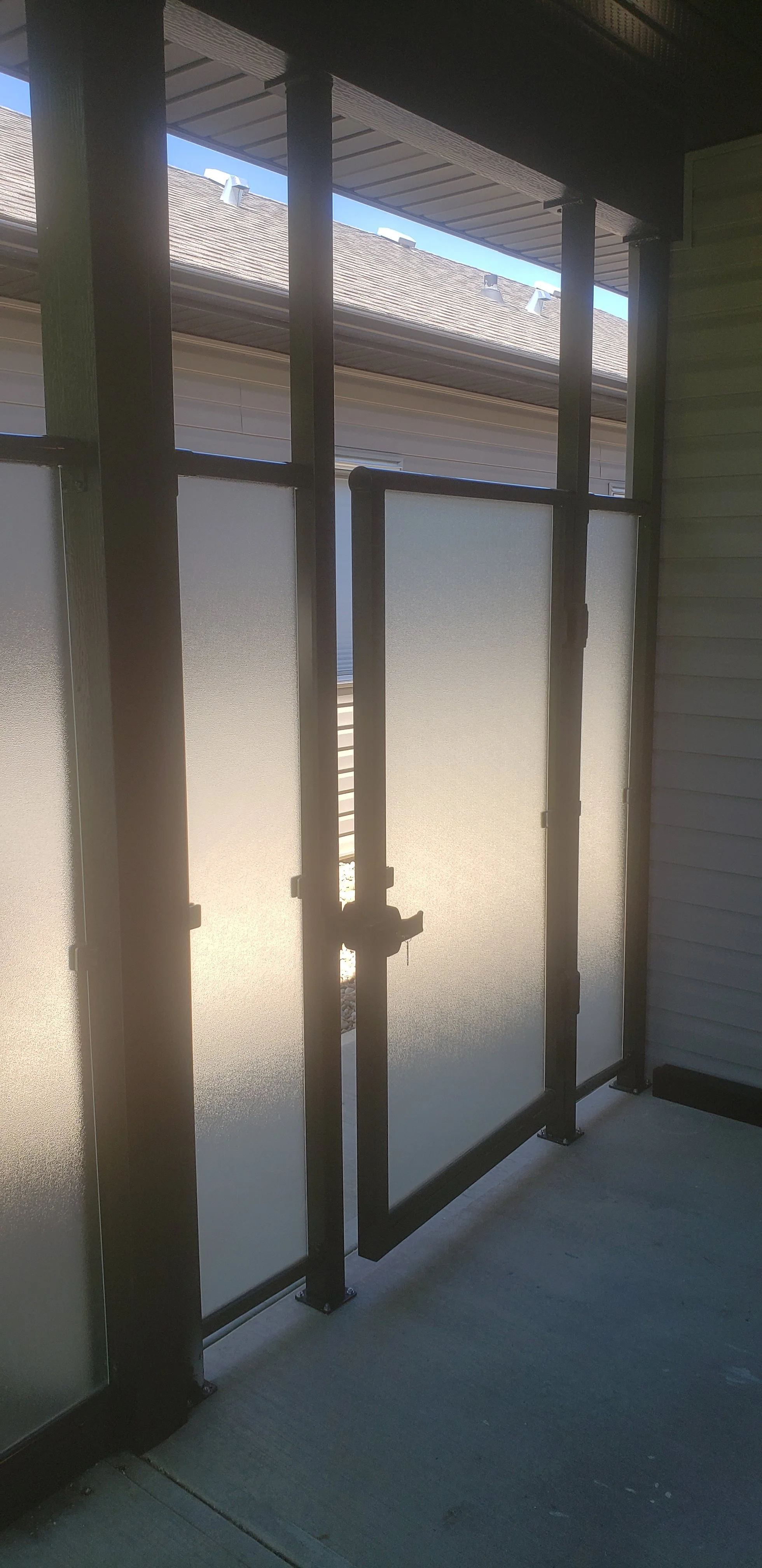 PRIVACY GATE 2.jpg