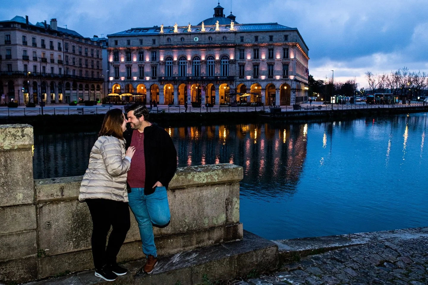 La magia de Bayonne ✨❤️
Ayer empezamos la temporada de prebodas con Joanne &amp; &Aacute;lvaro en Bayonne 😉 Una tarde llena de risas y buena onda 📸
&iexcl;Mil gracias por todo pareja! &iexcl;Deseando que llegue vuestro d&iacute;a 🙌🏼!

La magie de