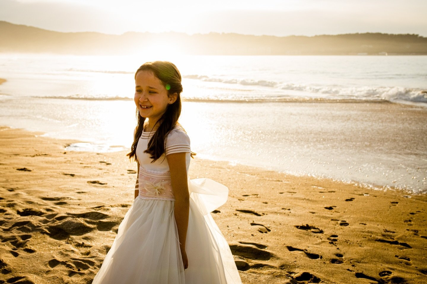 &iexcl;Marchando sesi&oacute;n de comuni&oacute;n al sol ☀️🧡!
Ayer aprovechamos el d&iacute;a tan bonito que sali&oacute; para realizar el reportaje de Laia en la playa de Hendaya 📸
&iexcl;Nos divertimos lo m&aacute;s grande y eso siempre se nota e