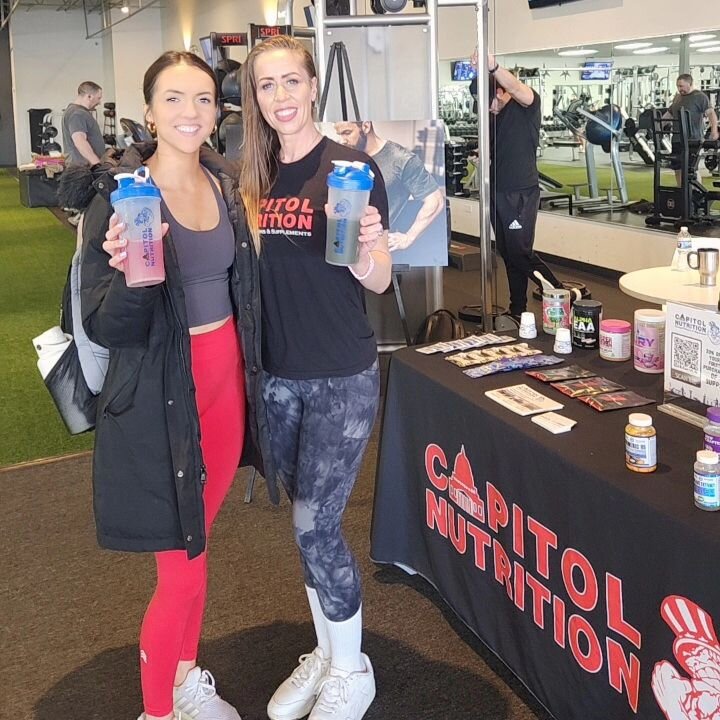 Another great day at @cfxfitness Palos Heights!

Shots flowing and muscles growing 💪🏻 

#muscle #musclemommy #gainz #growth #weightlifting #gym #gymrat #gymlife #fitness #fitfam #protein #nutrition #Creatine #supplements #fitgirls #fitgirl #gymbros