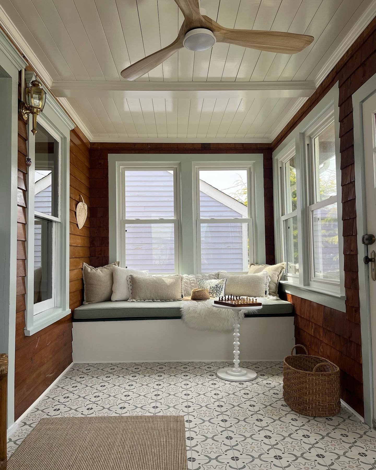 A glimpse into our completed sunroom make over at our Seaside Park rental!

Thrilled with the outcome of this look creating a costal yet vintage aesthetic. 

We worked tirelessly over the winter to transform these spaces and I would never be able to 