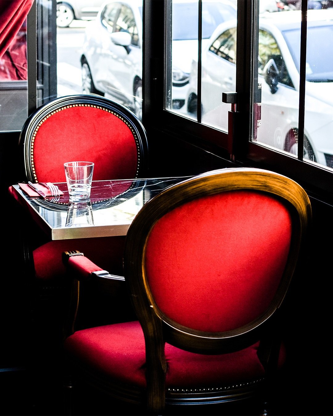 Le Sacr&eacute; Frenchy vous accueille midi et soir 7j/7 ✨🍸

#restaurant #restaurantparis #lunch #dinner #paris