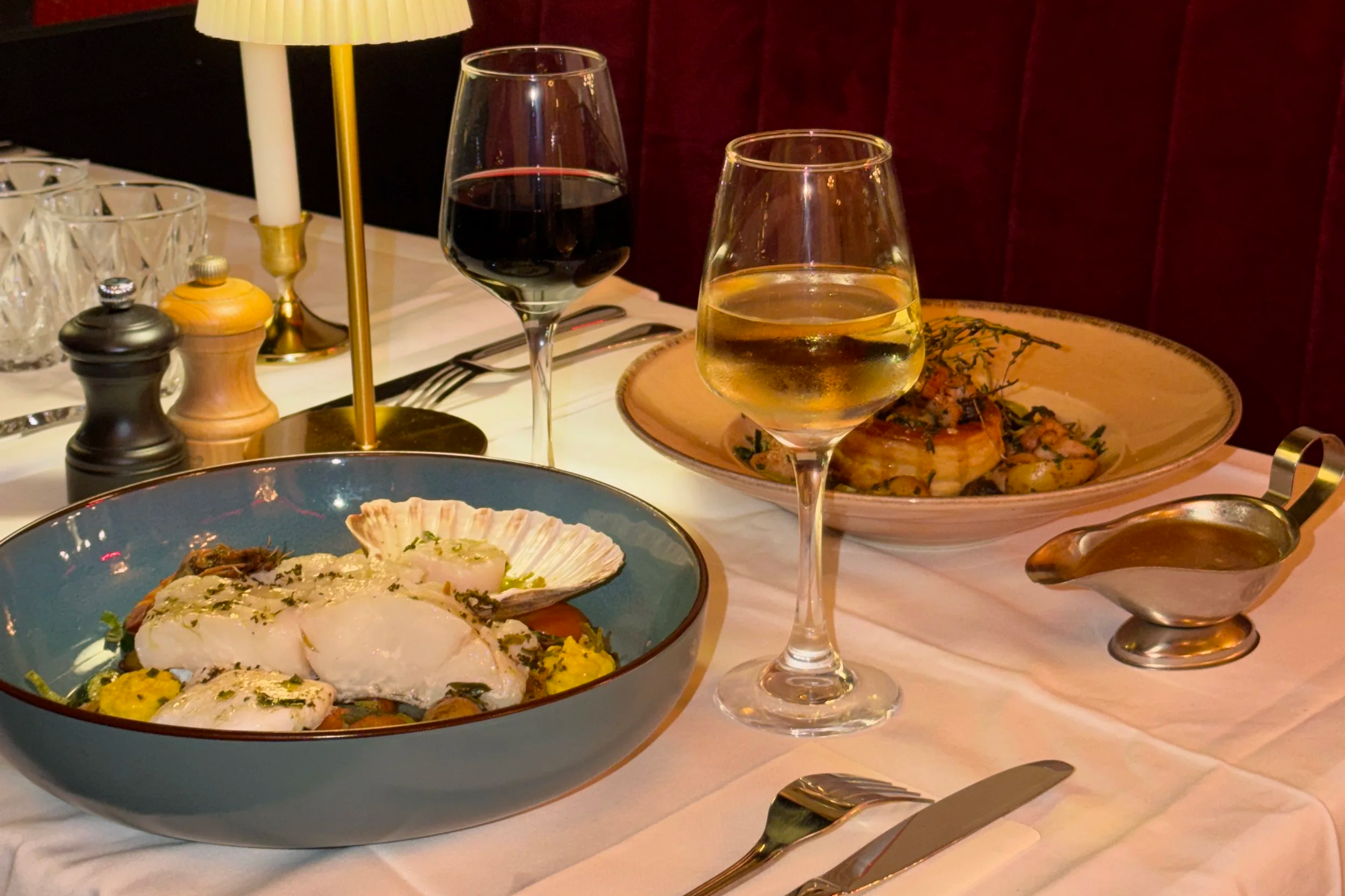 🎄✨Célébrez les fêtes de fin d’année au Sacré Frenchy !