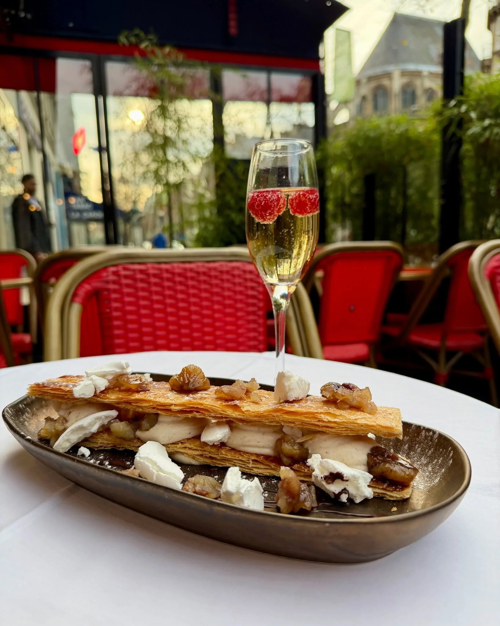 Mille-feuille: crispy, melt-in-the-mouth, irresistible 🤍
The kind of dessert you share...
Or not 😏

#foodie #frenchrestaurants #food #dinner #homemade #SacréFrenchy #frenchcuisine #frenchfood #sacrefrenchy #Pa