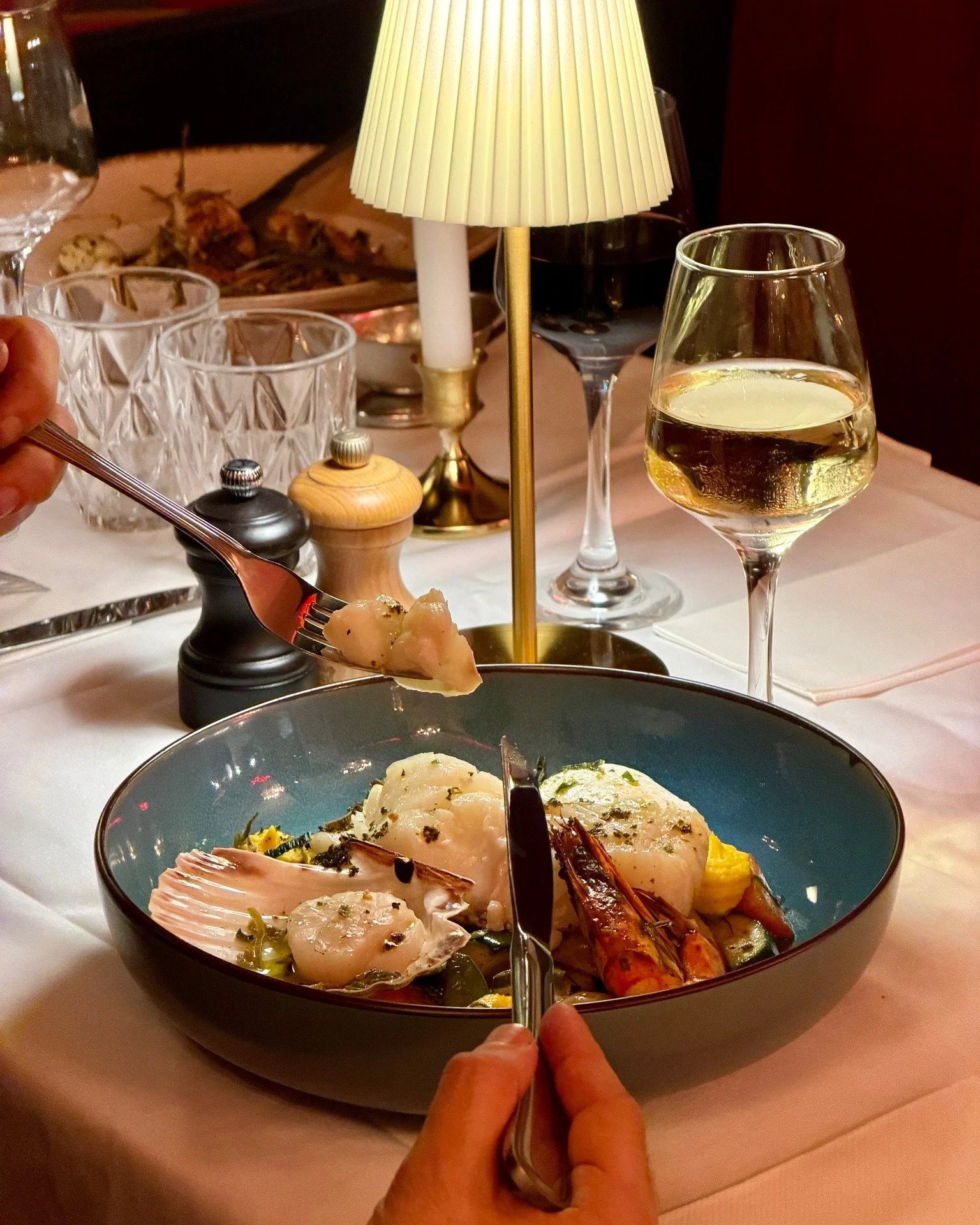 Cet hiver, notre cabillaud &agrave; la plancha &eacute;tait &agrave; l&rsquo;honneur sur la carte.

🐟 Cabillaud grill&eacute;
🔥 cuisson ma&icirc;tris&eacute;e
✨ simplicit&eacute; et finesse

Un plat d&eacute;licat qui a r&eacute;gal&eacute; de nomb