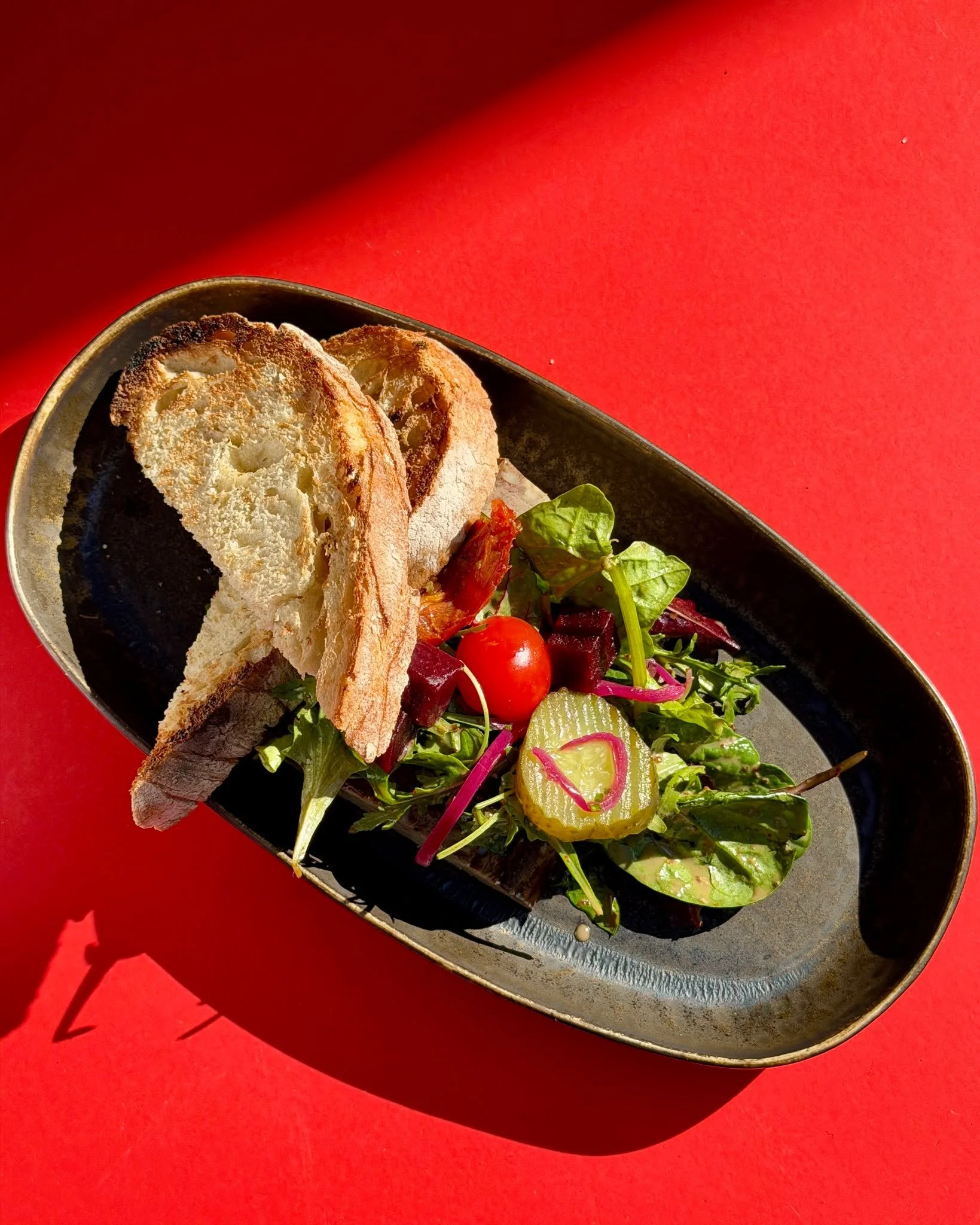 Terrine du march&eacute;
Un classique que l&rsquo;on retrouve r&eacute;guli&egrave;rement dans nos semainiers.

Rustique, g&eacute;n&eacute;reuse et pleine de go&ucirc;t, notre terrine du march&eacute; est une valeur s&ucirc;re pour bien commencer le