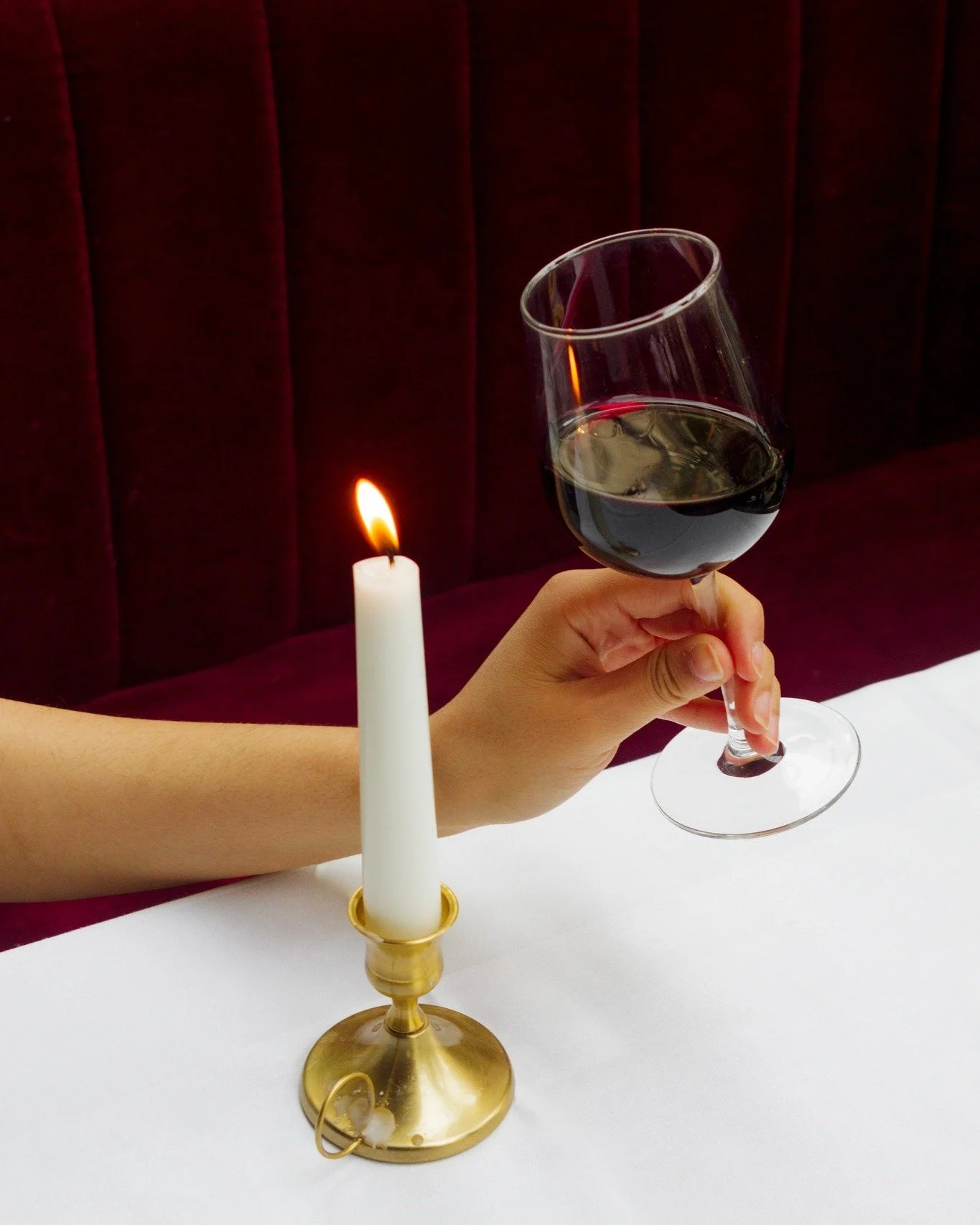 Au Sacr&eacute; Frenchy, le vin a toute sa place 🍷

🍷 Un vaste choix pour tous les palais 🇫🇷 Le meilleur de nos terroirs fran&ccedil;ais ✨ Des blancs frais, des rouges de caract&egrave;re 
+2

Que vous soyez amateur ou connaisseur, nous avons la 