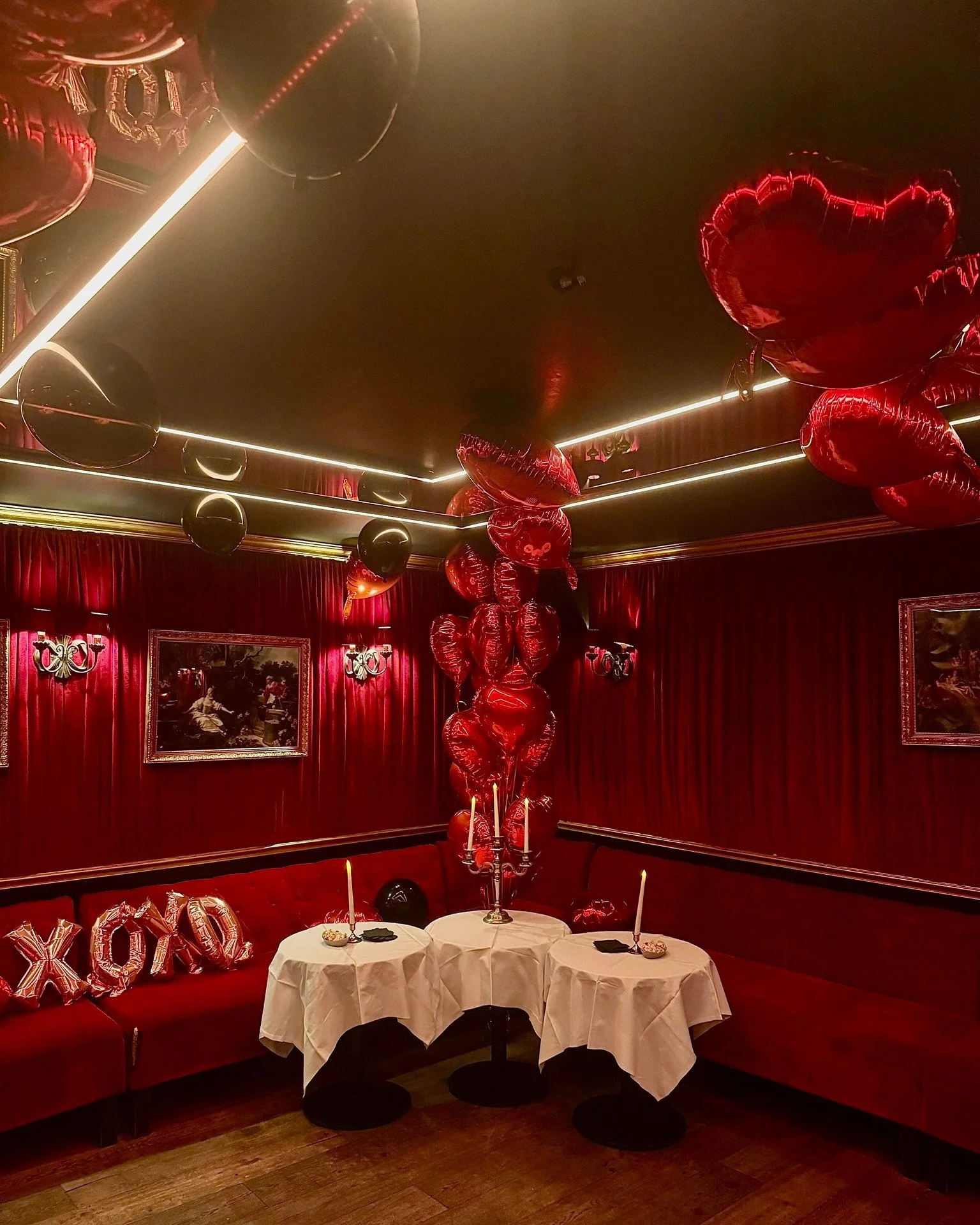 On ne f&ecirc;te pas ses 30 ans tous les jours... et samedi dernier, c&rsquo;&eacute;tait un vrai bonheur de voir le Salon Pompadour s&rsquo;animer pour cette occasion sp&eacute;ciale ! 🎂

Entre les rires, les bougies souffl&eacute;es et les cocktai