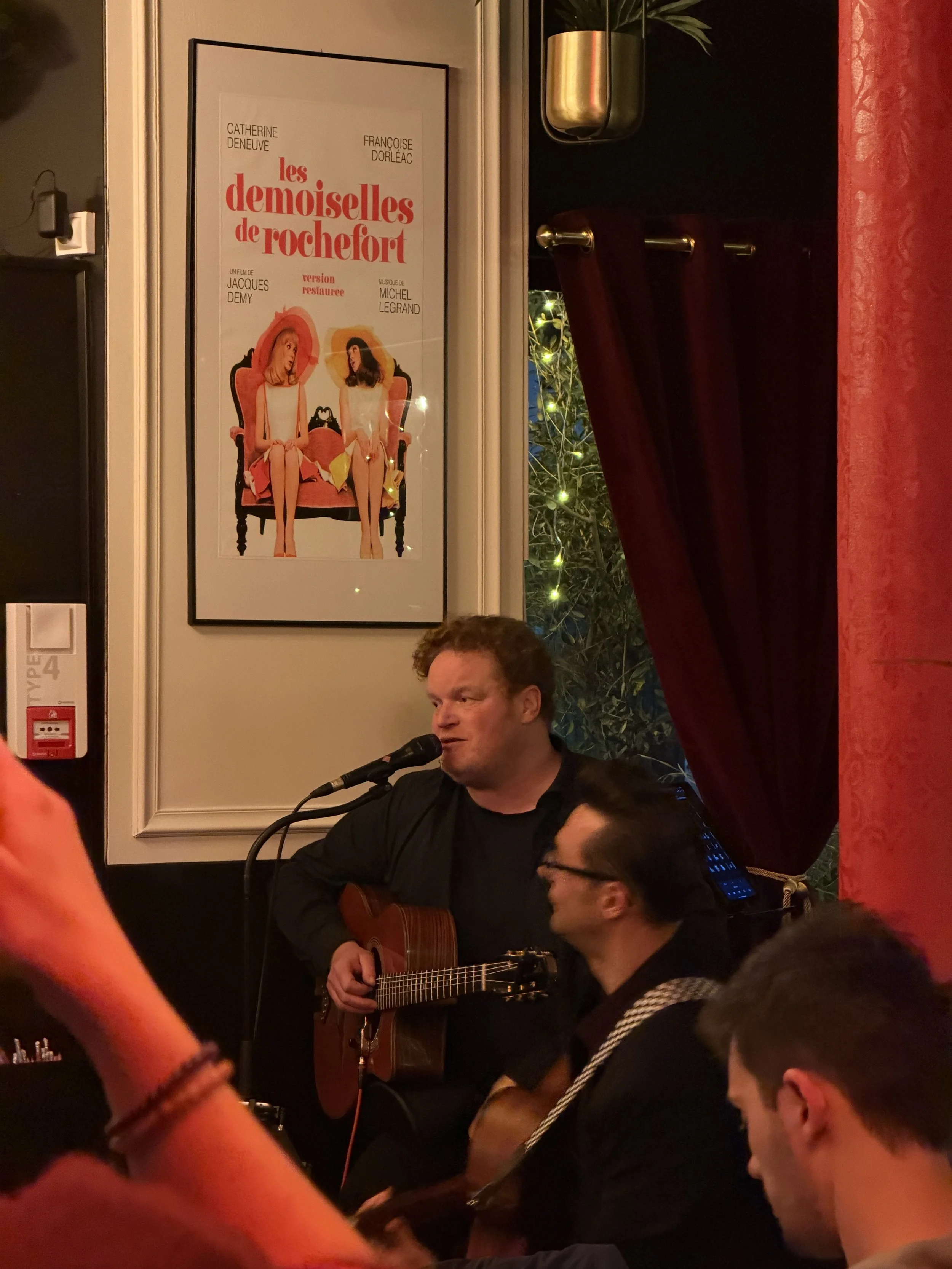 🎷 LE JEUDI JAZZY AU SACRÉ FRENCHY : LA DERNIÈRE SOIRÉE DE L'ÉTÉ AVEC DAVID ADOM ! 🎶✨