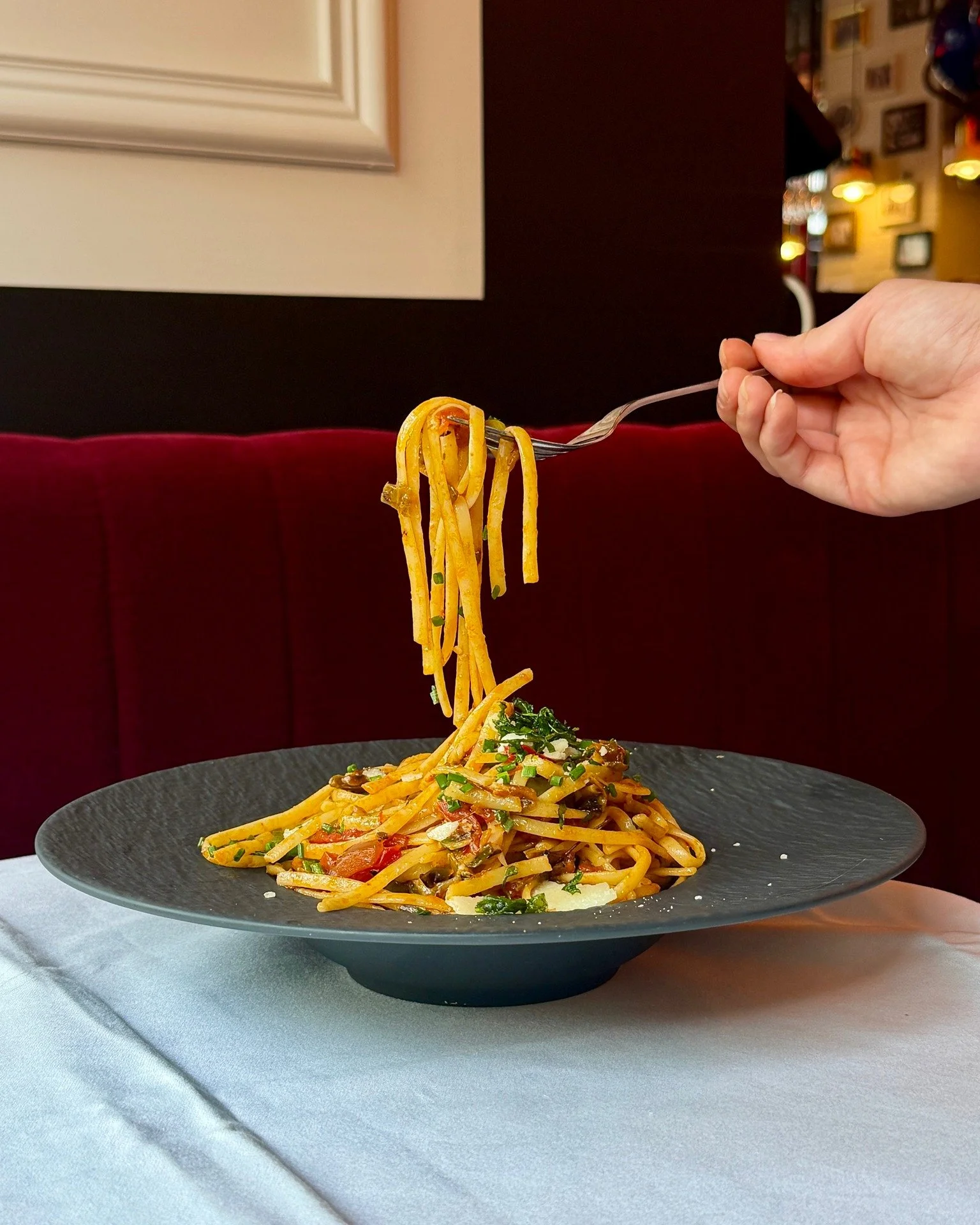 Les linguini &agrave; la proven&ccedil;ale vous manquent d&eacute;j&agrave; ? 🍝☀️

Pas d&rsquo;inqui&eacute;tude&hellip; elles seront bient&ocirc;t de retour dans nos semainiers ! 😋

Tomates confites, olives, ail et basilic frais : un petit go&ucir
