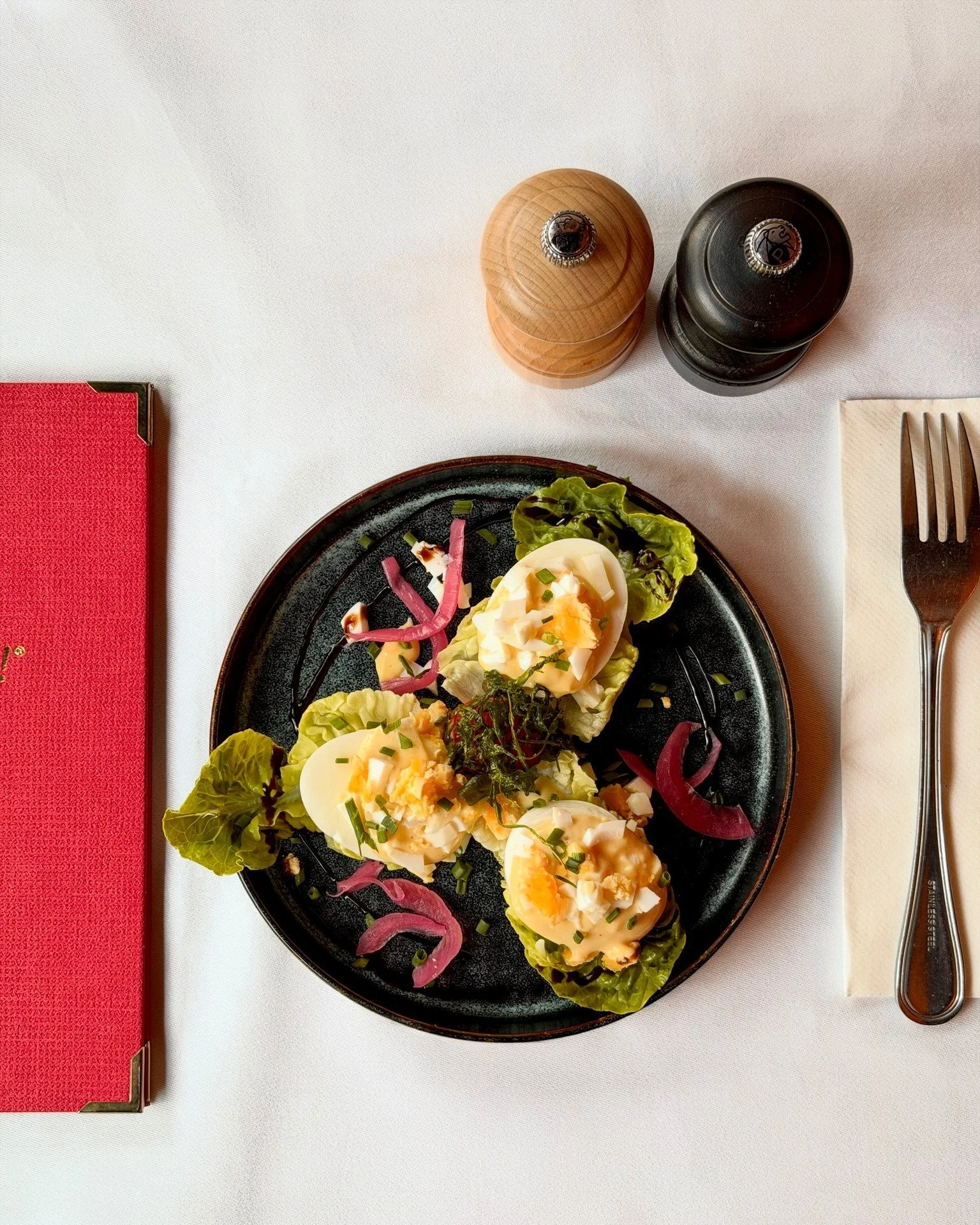 🥚 L&rsquo;entr&eacute;e pr&eacute;f&eacute;r&eacute;e de cette semaine au semainier ?
Sans h&eacute;siter&hellip; les &oelig;ufs mimosa ! 😍

Promis, on les r&eacute;int&egrave;gre dans nos prochains semainiers cet automne ! 🍂💛

 #semainier #bistr