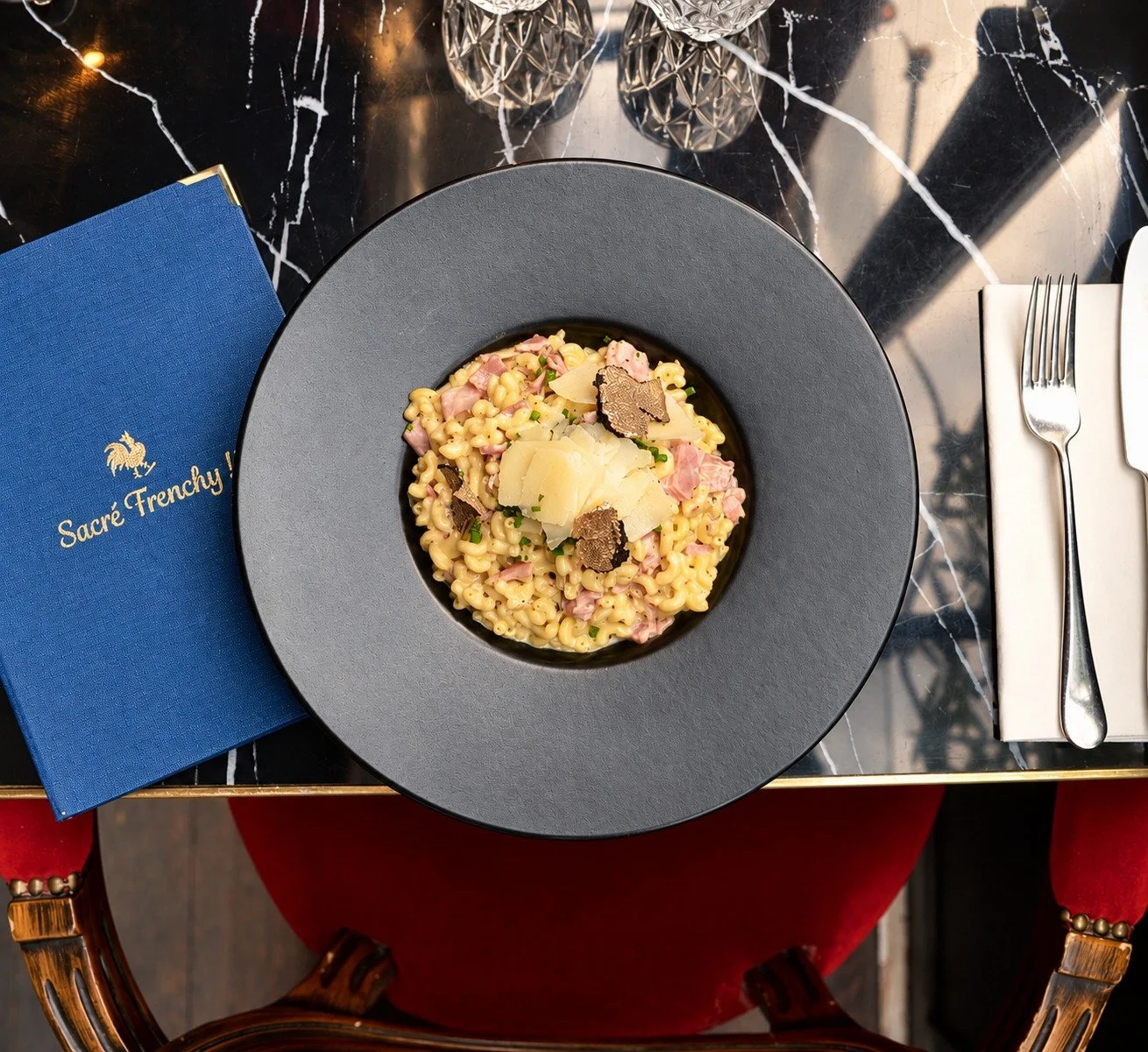 🍝 LES P&Acirc;TES MONSEIGNEUR, VERSION SACR&Eacute; FRENCHY ✨

Des coquillettes fran&ccedil;aises comme on les aime : g&eacute;n&eacute;reuses, cr&eacute;meuses et terriblement r&eacute;confortantes. 🤤

Cr&egrave;me aux champignons &agrave; la truf