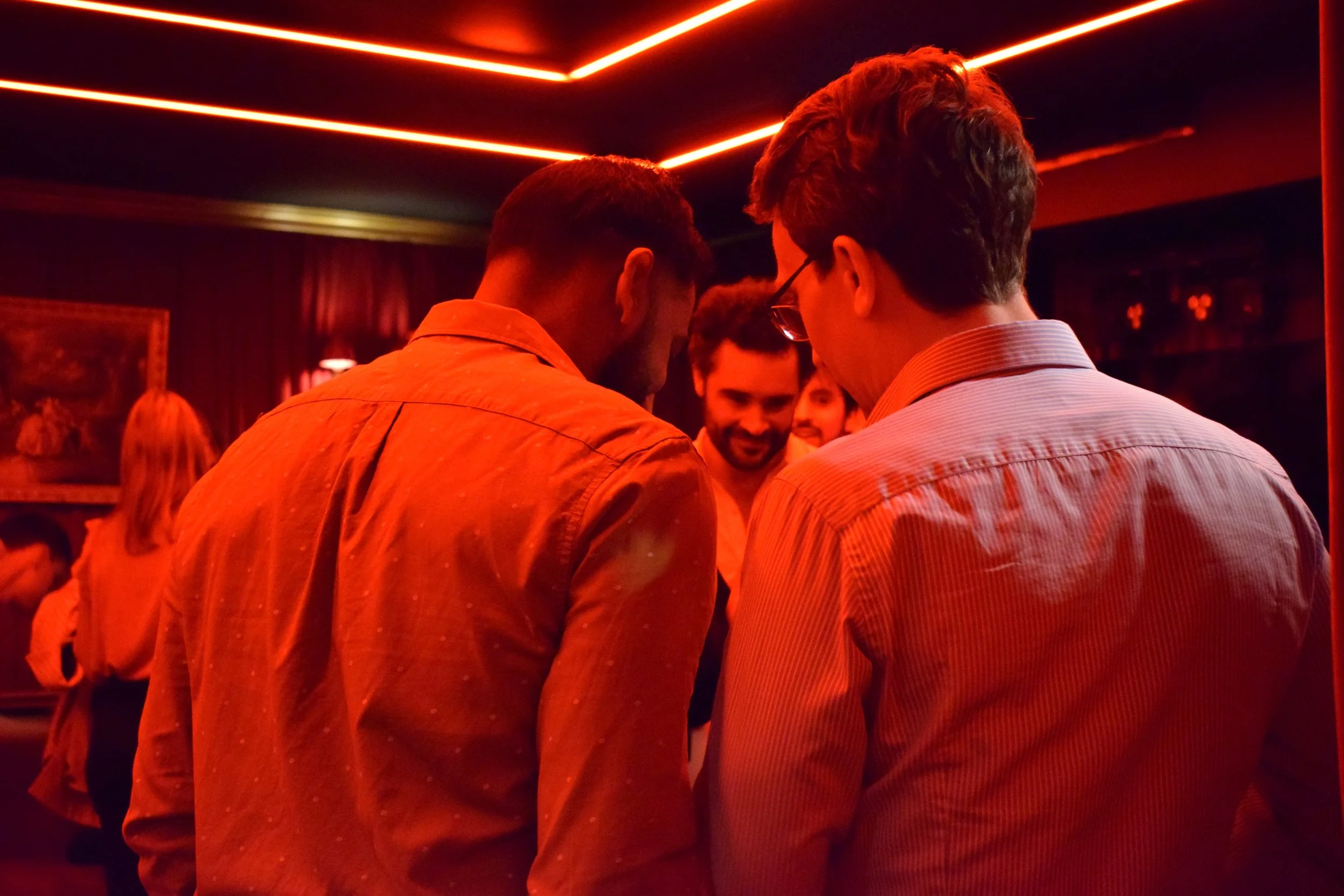 photo_group_in_the_pompadour_salon