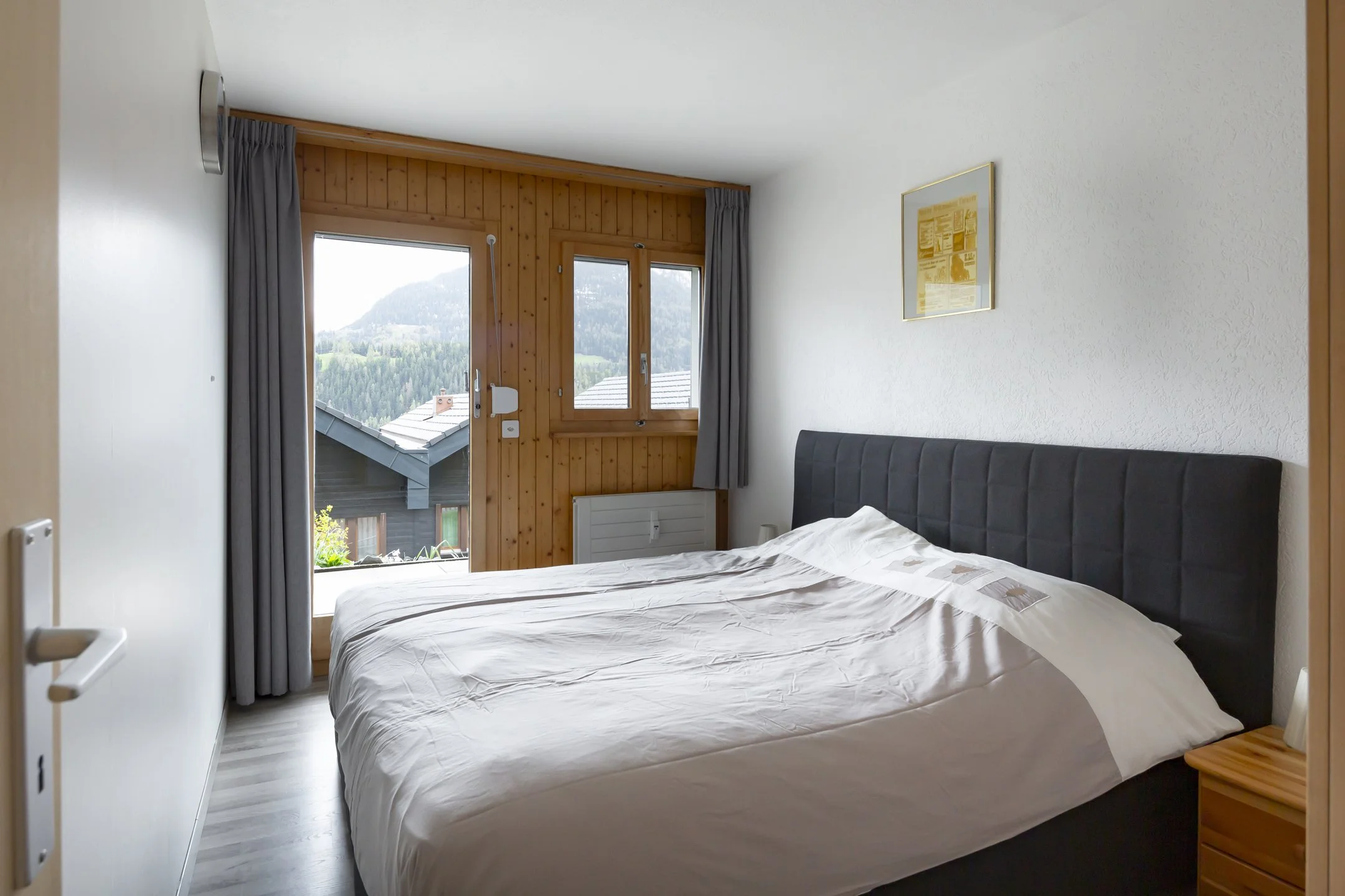 024_Lax_appartement_Smaal_Swiss_Immo.jpg