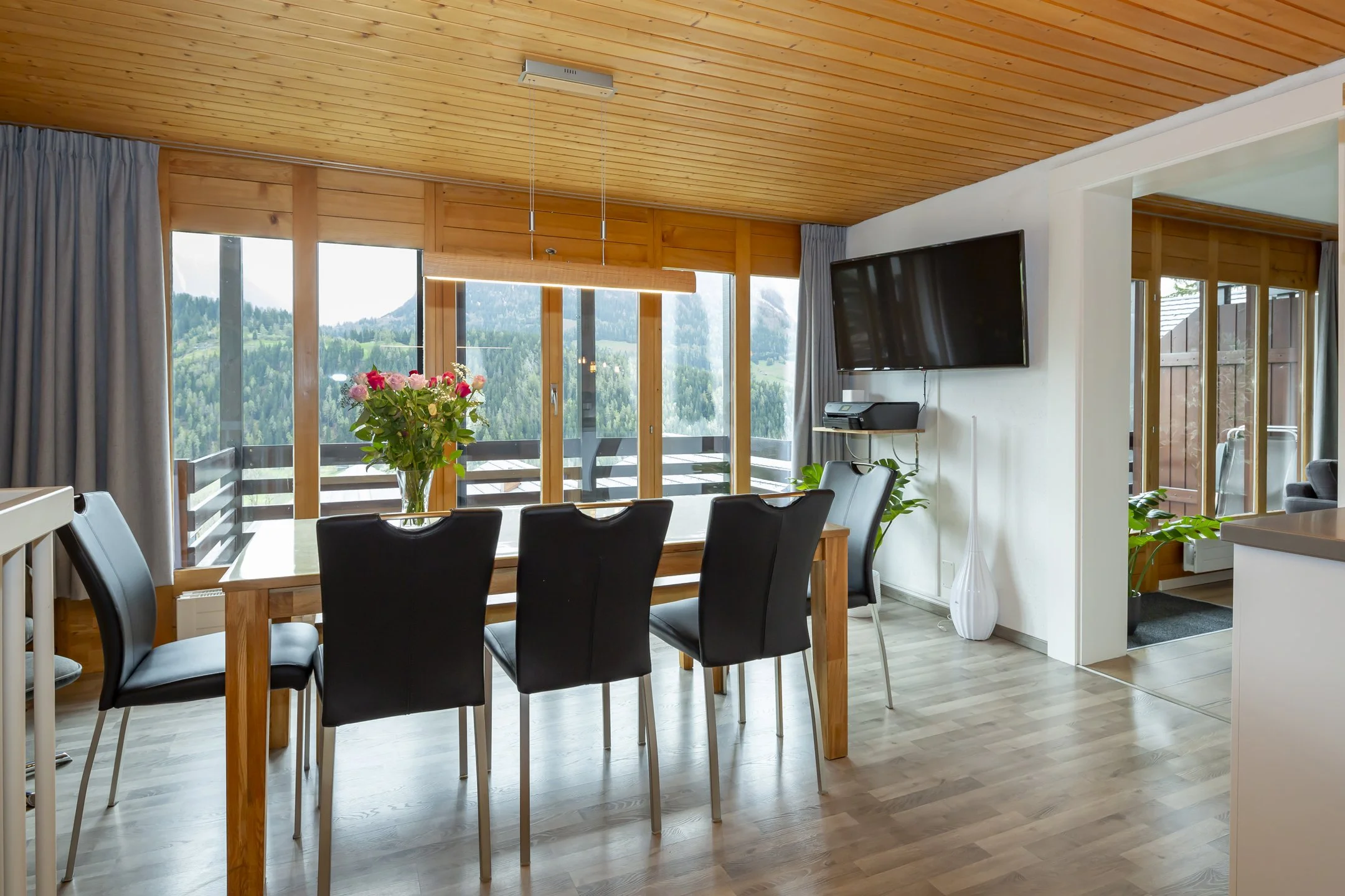 010_Lax_appartement_Smaal_Swiss_Immo.jpg