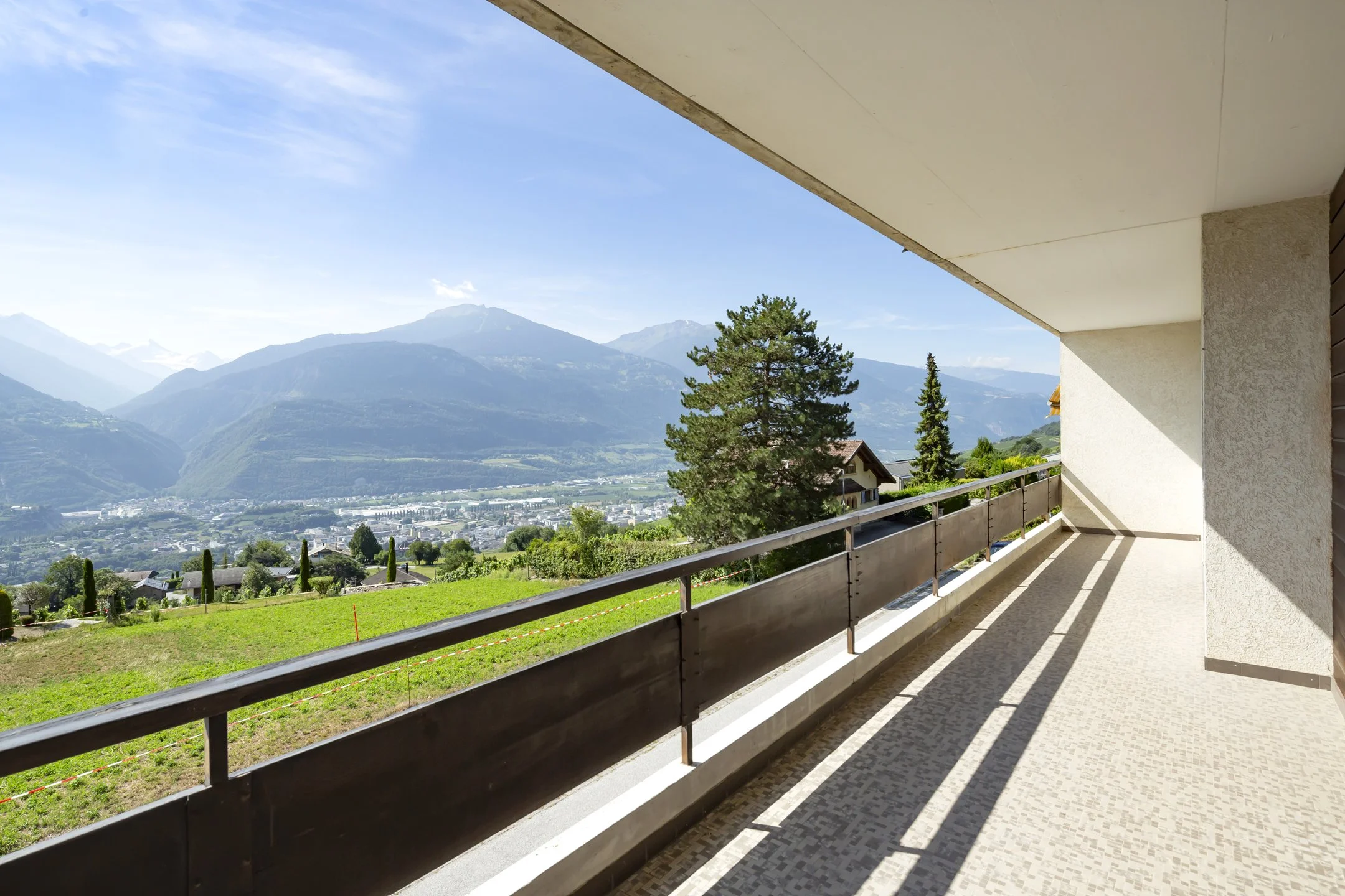 015_Venthône_appartement_Smaal_Swiss_Immo.jpg