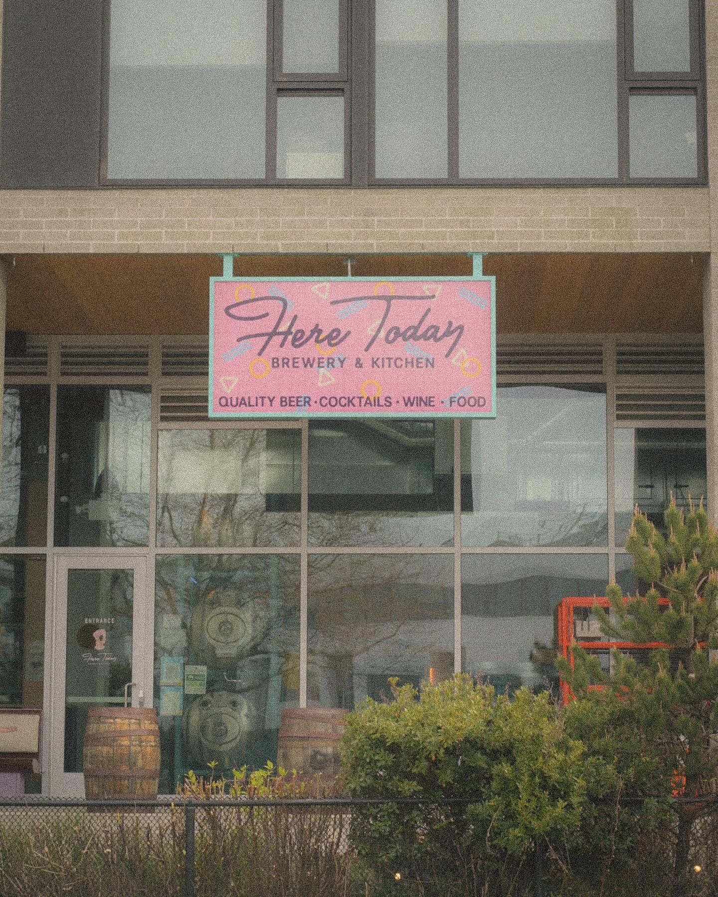 LOOK MA, WE GOT A NEW SIGN!!!

Thanks to @megaworkart for the design and @nobleneonstudio for putting it all together! This baby is sure to catch your eye when driving, rolling, or strolling down Alaskan way, so stop in for a pint and say hey!!