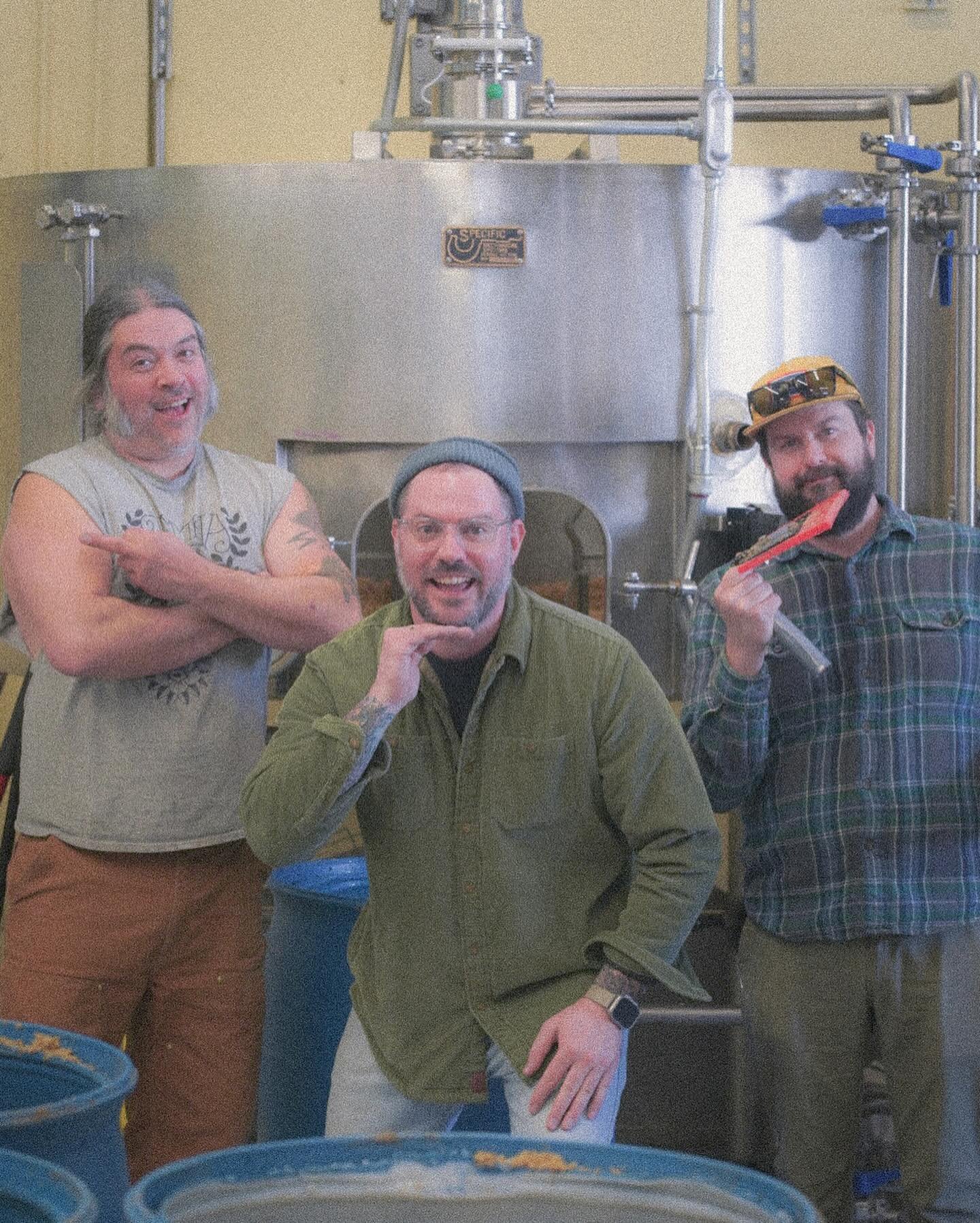 THE GANG GOES TO OLYMPIA!

Today we brewed up a pale ale featuring galangal, ginger, and honey along with Amarillo and Hallertau Blanc hops with the @ilkbeer folks. Come party with us May 18 for a special Seattle Beer Week smashburger party at the ta