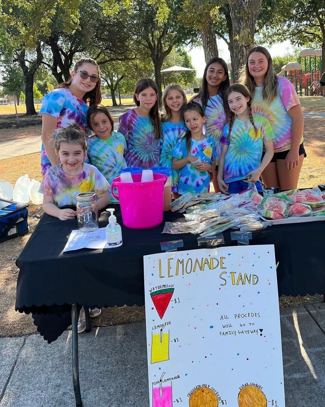 Thirsty? We&rsquo;ve got Lemon Aide!!! Campbell Green by the splash park is the spot for refreshing lemonade and yummy baked treats. Please join campers in raising funds  for @familygateway now through noon!