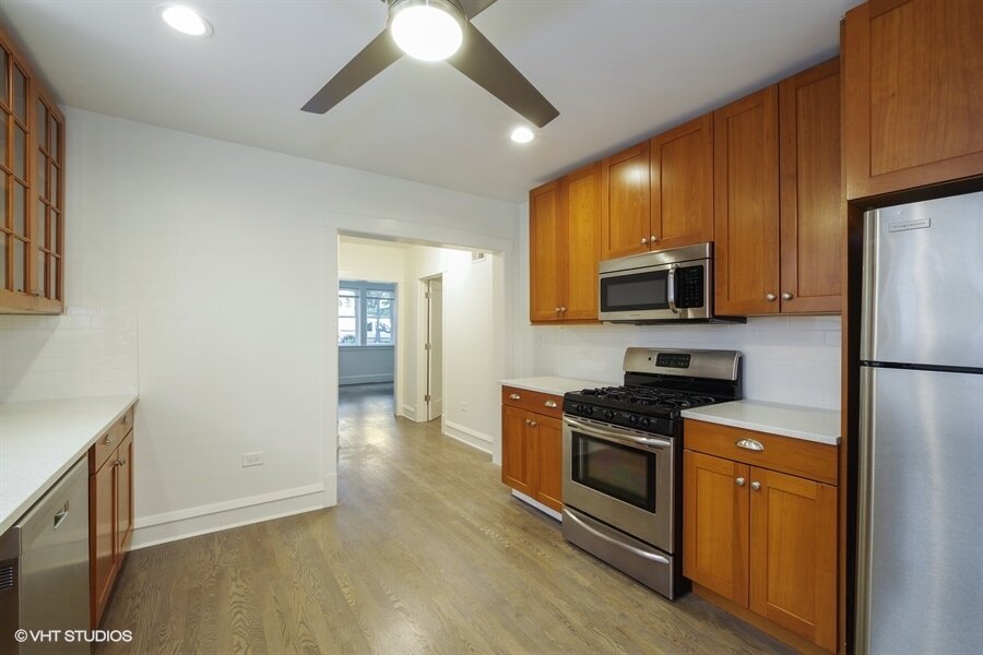 03_1324DeweyAve_Unit1_5_Kitchen_LowRes.jpg