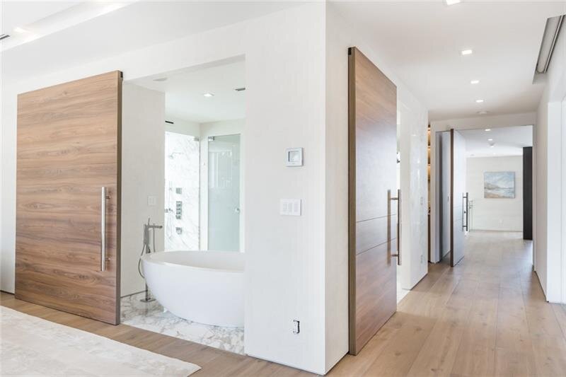 Barcelona Drive Modern Spa Bathroom