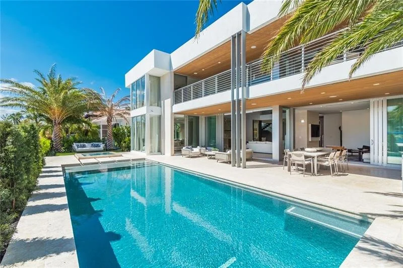 Barcelona Drive Rear View and pool
