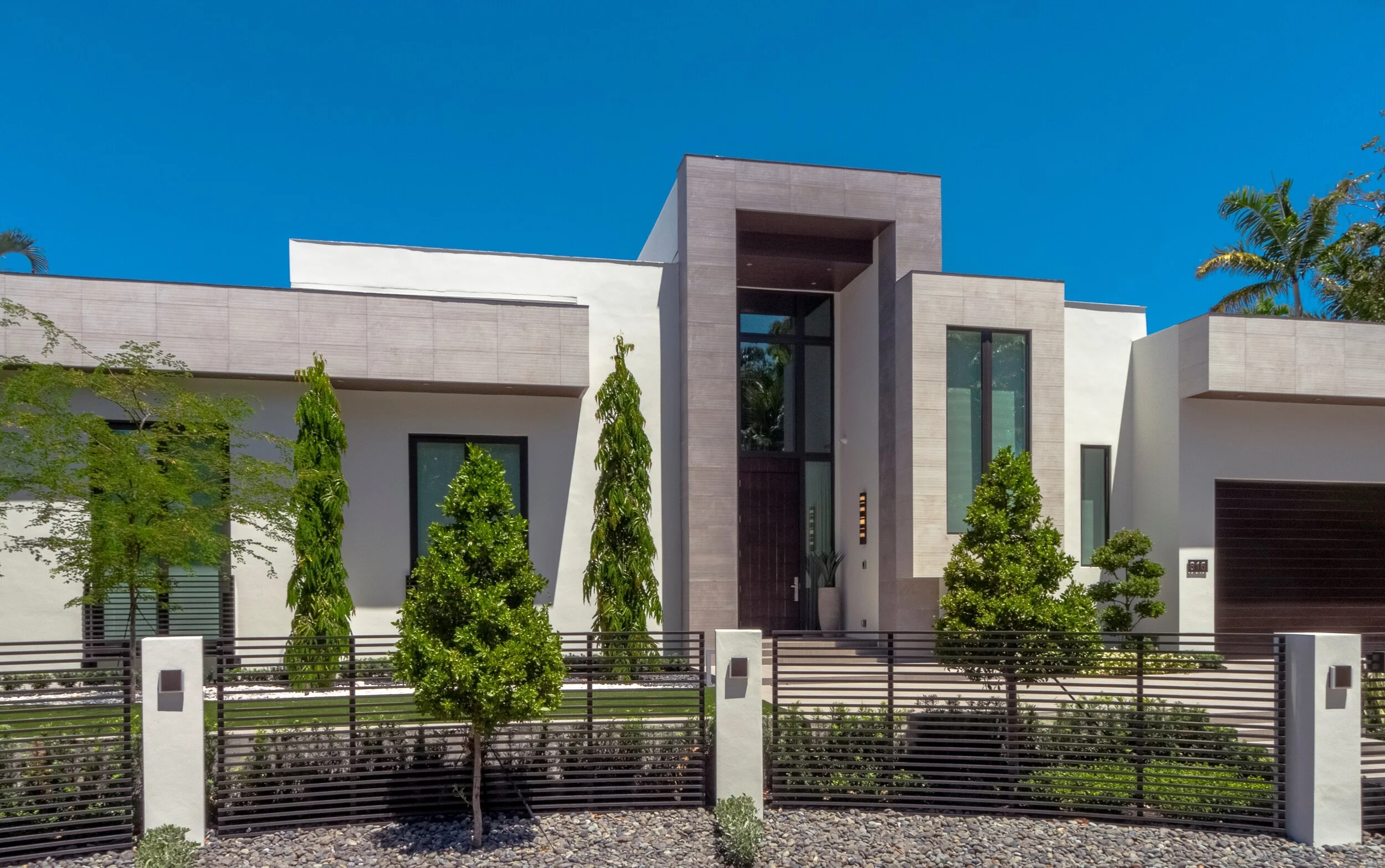 Riviera Drive Modern home entry