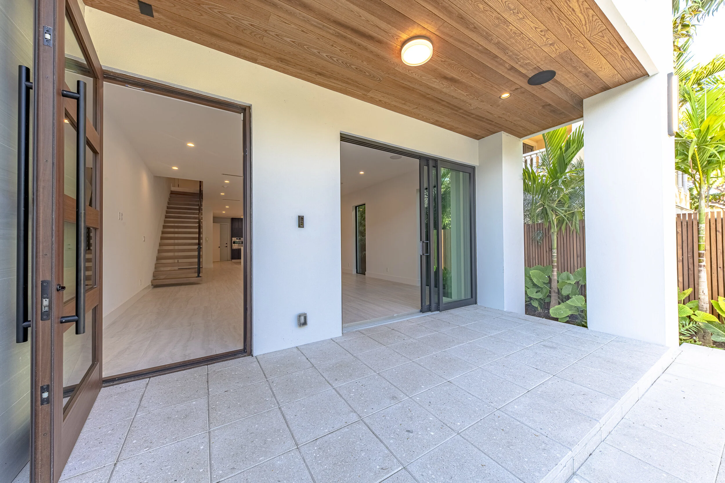 Victoria Park, Fort Lauderdale, custom townhomes patio area