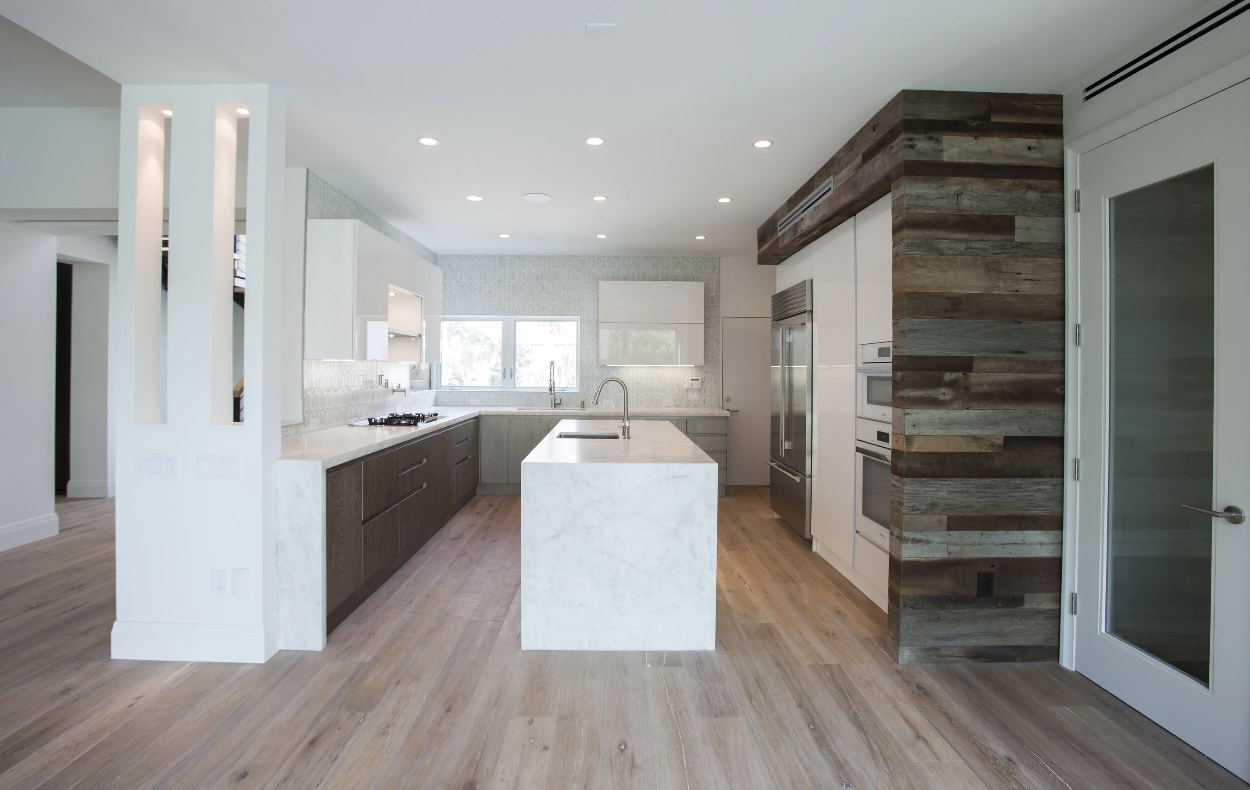 Harbor Beach custom luxury contemporary home with gourmet kitchen