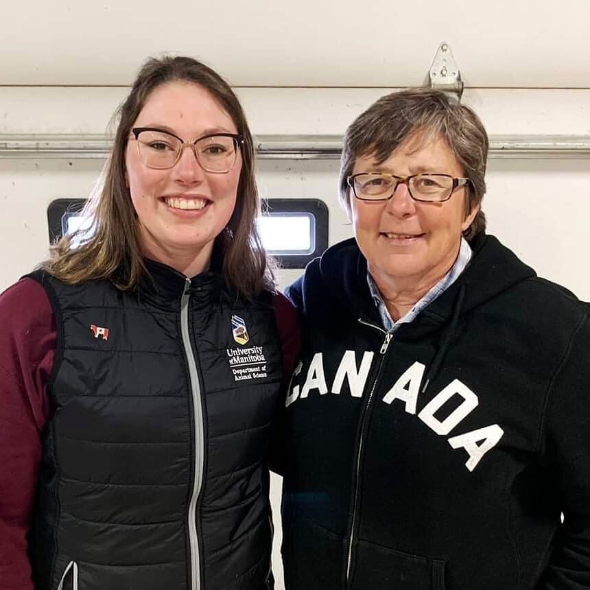 Last year, we had the great pleasure of hosting and mentoring young Canadian producer, Robyn Unrau, through the Canadian Cattlemen's Association Mentoring Program. It was an excellent ten days and we are grateful for the opportunity to invest in the 