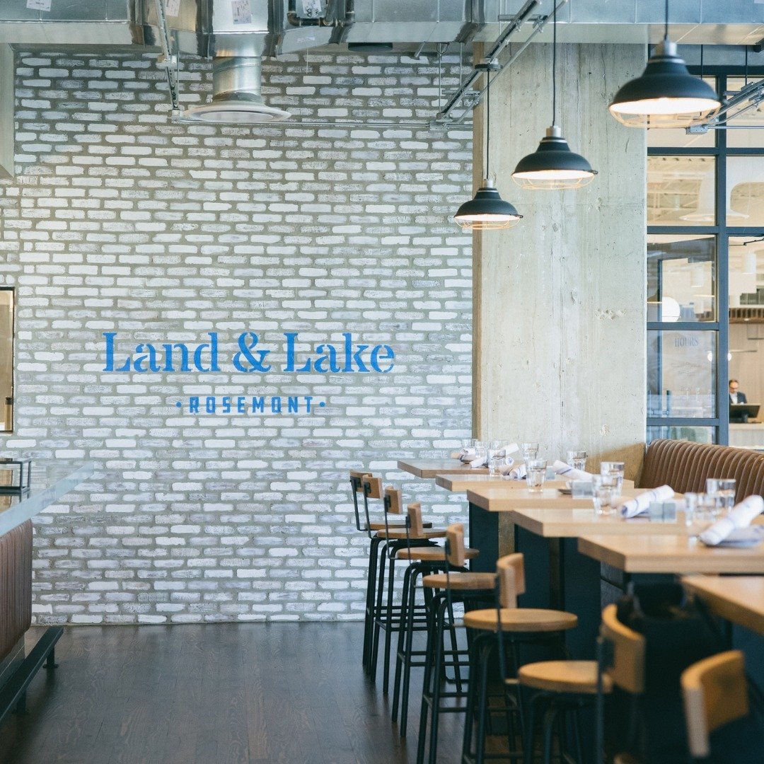The perfect place to hang out on the weekend for breakfast, brunch, lunch, or dinner! Make your reservation now! 
.
.
.
#landandlakerosemont #rosemontillinois #brunch #chicagofood #chicagosuburbs #happyhour #patioseason #midwestfoodie  #weekendspecia