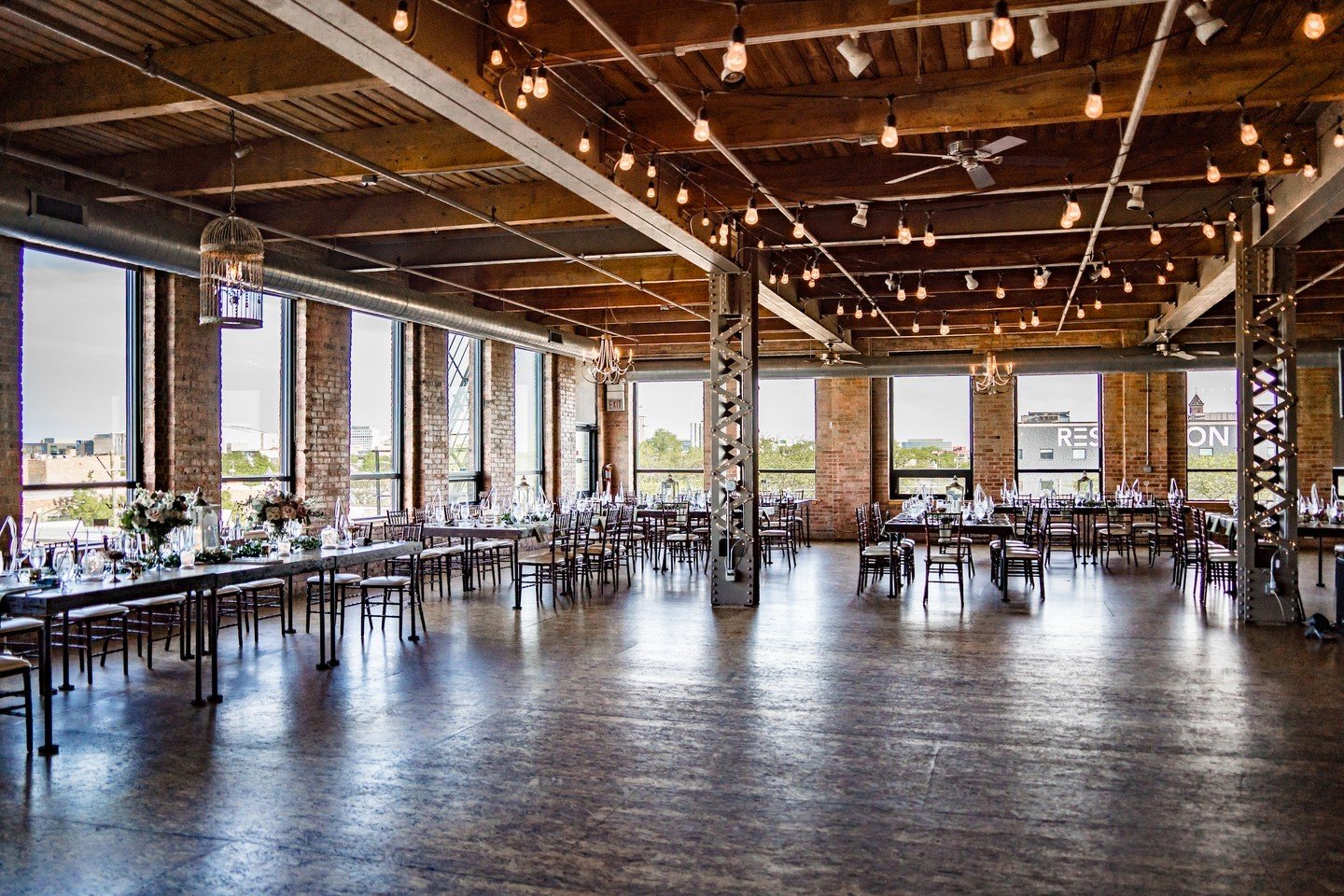 Summer days in City View Loft are steadily approaching ☀️ If you&rsquo;re looking for a space to host your intimate 2024 summer wedding - we&rsquo;re offering 50% off venue rentals, or a complimentary late night snack, or a complimentary champagne to