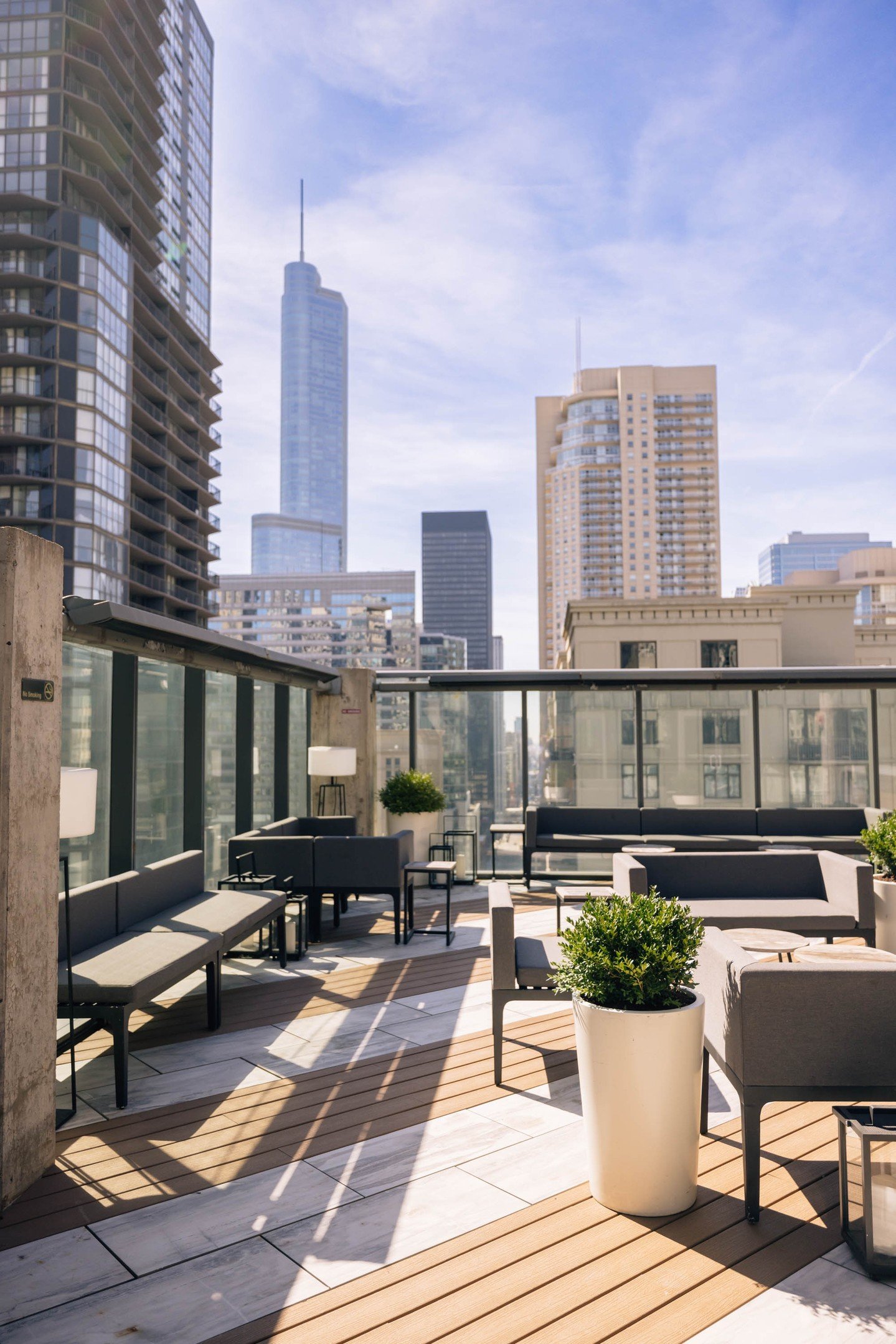 These rooftop views never cease to amaze us 🤩 Book an event at Twenty-Six for any celebration! Wow your guests with stunning rooftop views of River North as you celebrate amongst the city lights ✨🥂

📸  @eurostarsmagmile
.
.
.
#twentysixchicago #ev