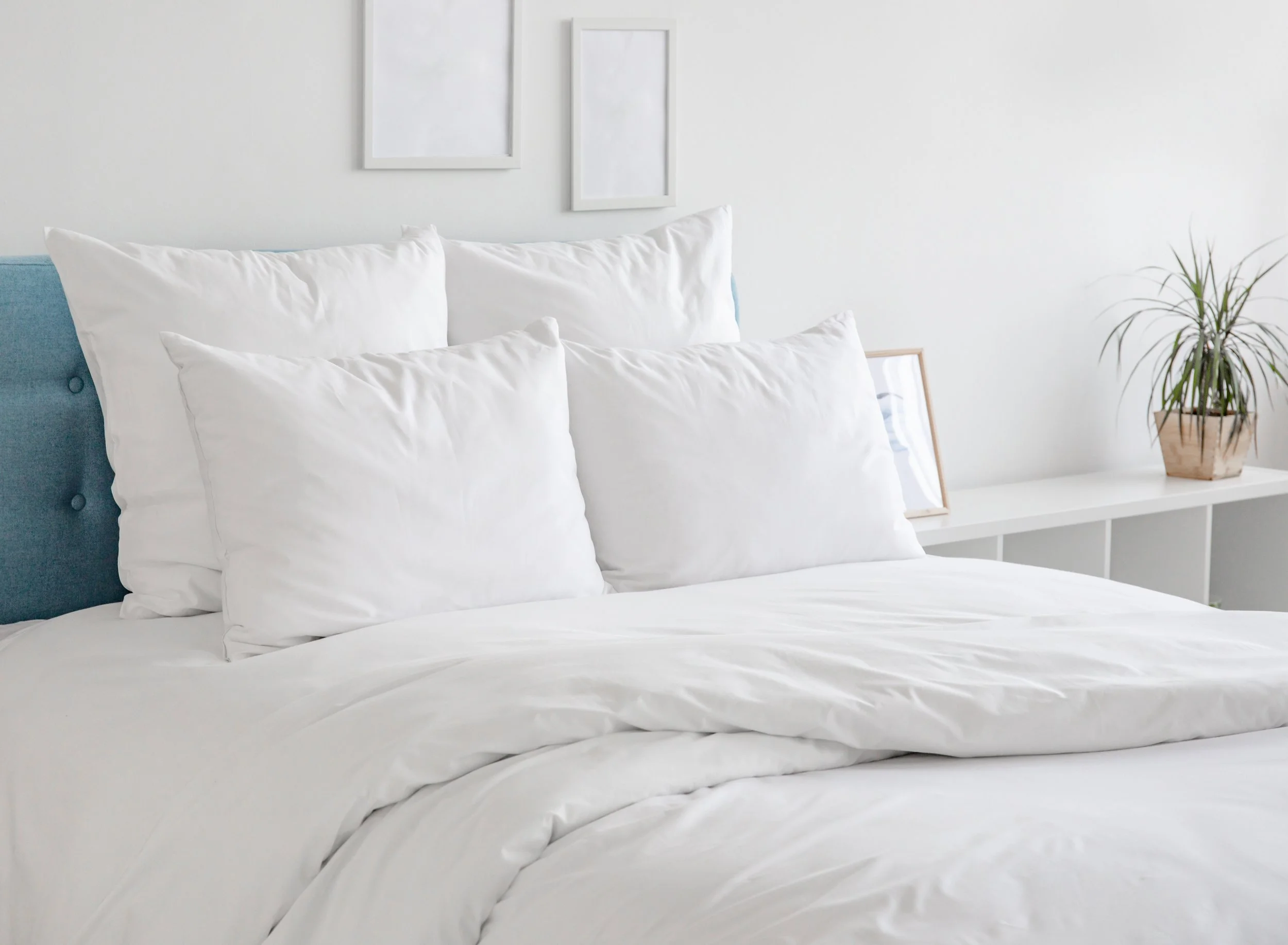The Best Way to Wash White Sheets Without Bleach